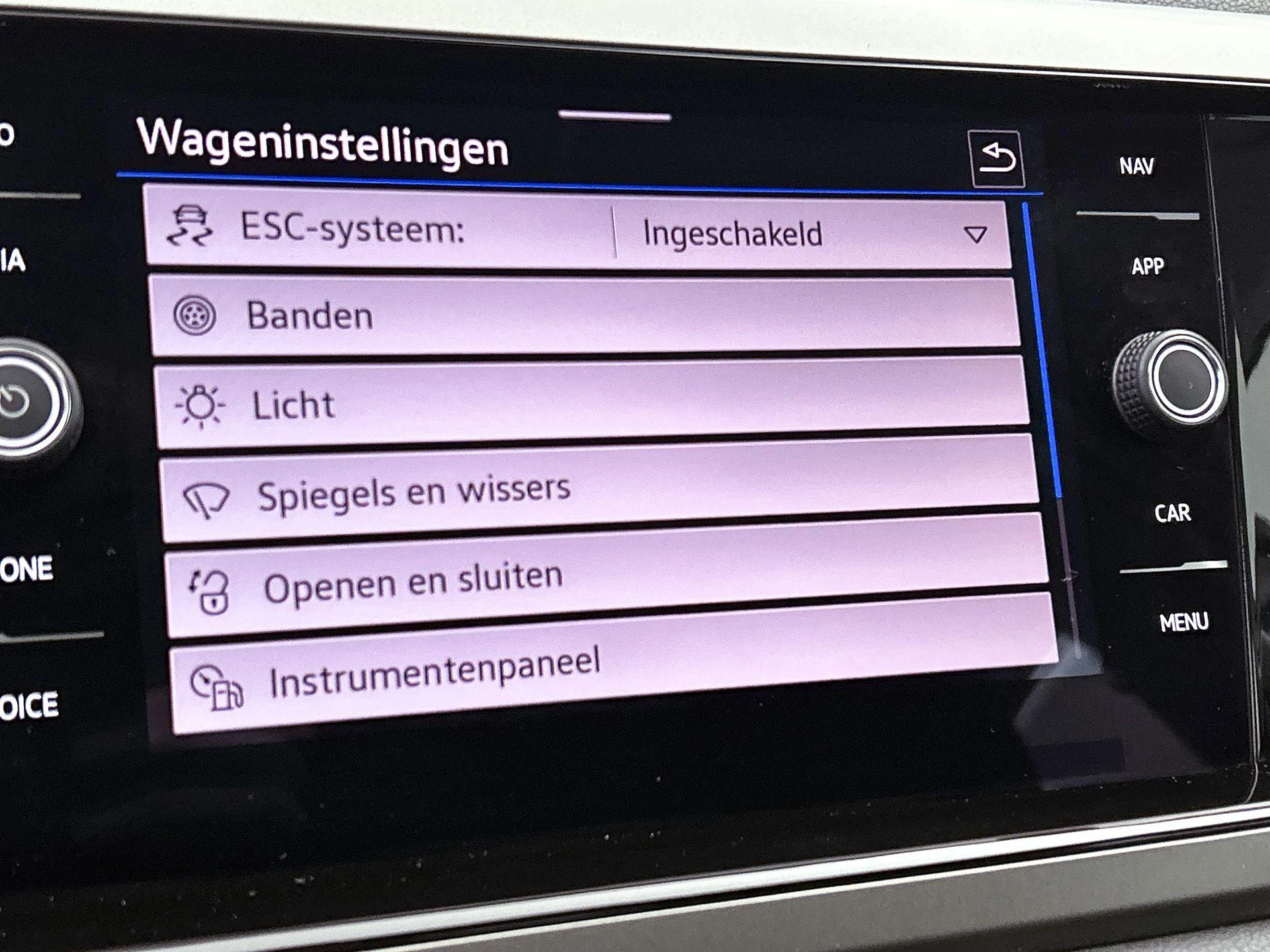 Volkswagen-Polo-image-9