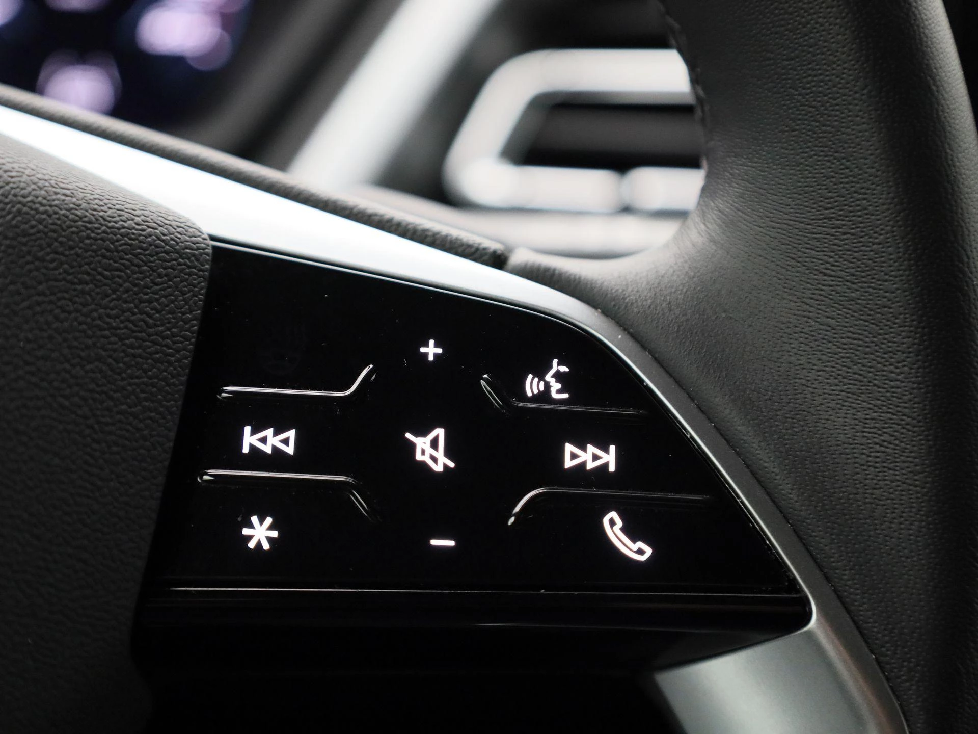 Audi-Q4 e-tron-image-29