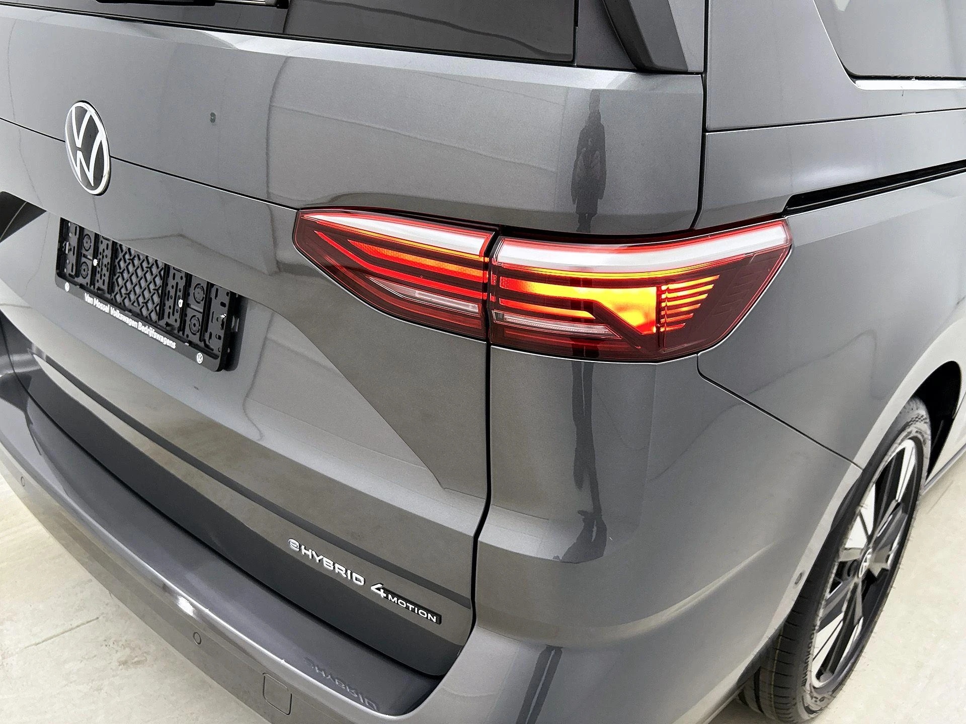 Volkswagen-Multivan-image-30