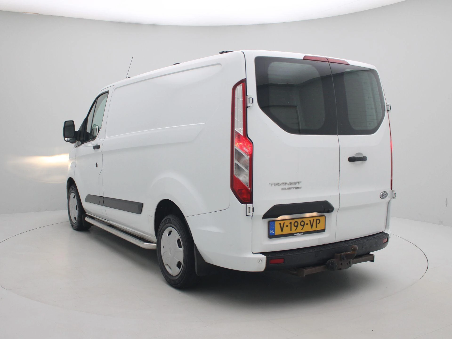 Ford-Transit Custom-image-2