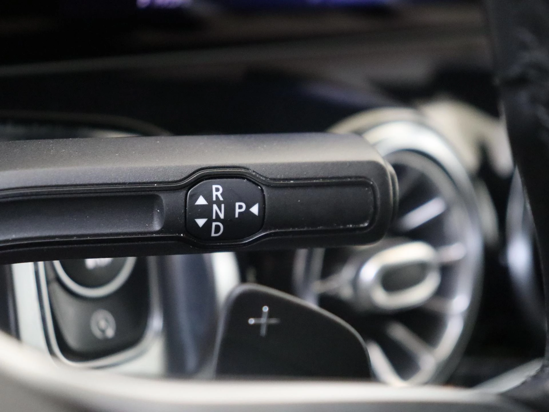 Mercedes-Benz-GLB-image-14