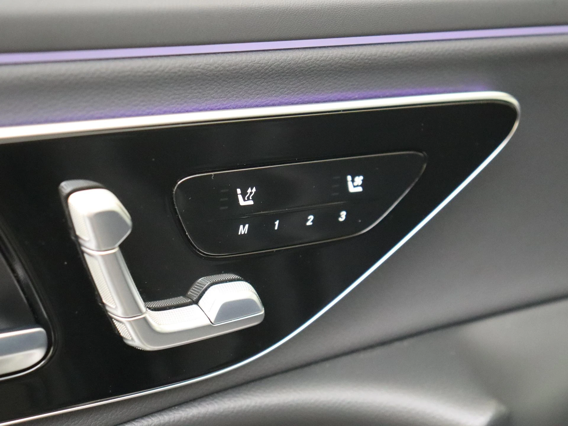 Mercedes-Benz-E-Klasse-image-25