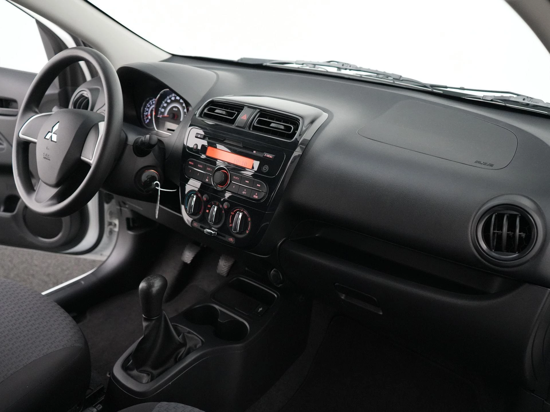 Mitsubishi-Space Star-image-31