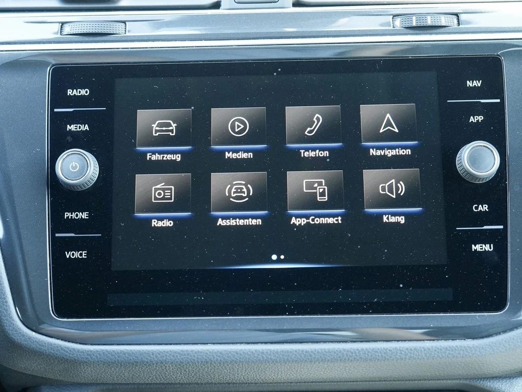 Volkswagen-Tiguan-image-11