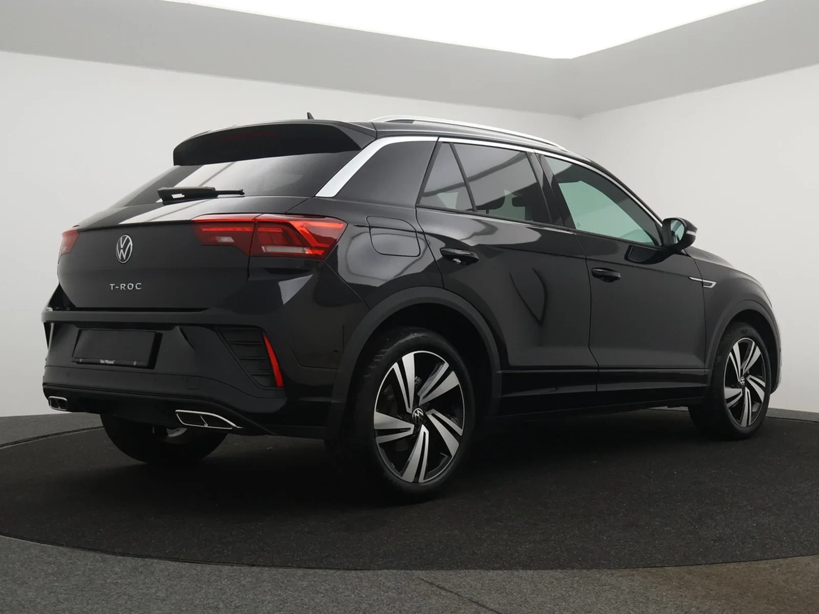 Volkswagen-T-Roc-image-1
