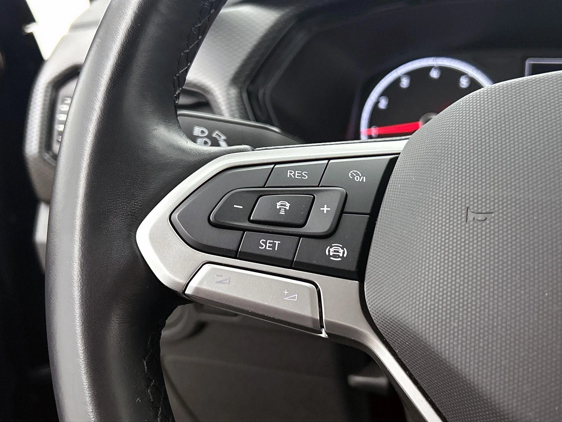Volkswagen-T-Cross-image-5