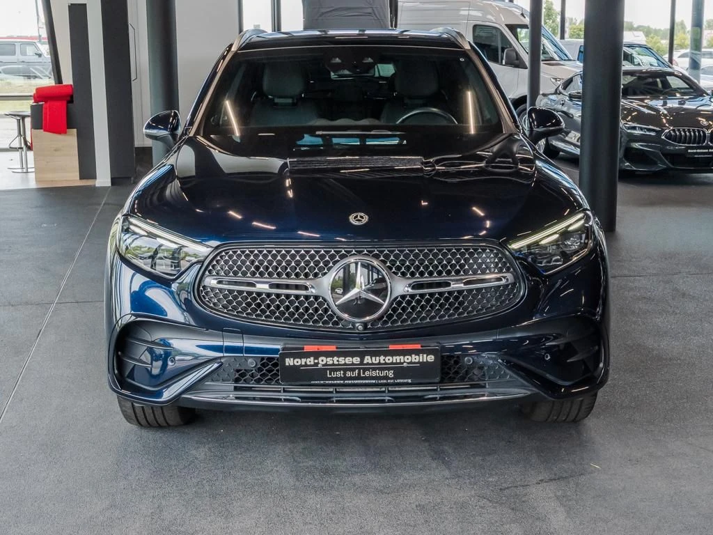 Mercedes-Benz-GLC 400 e-image-3