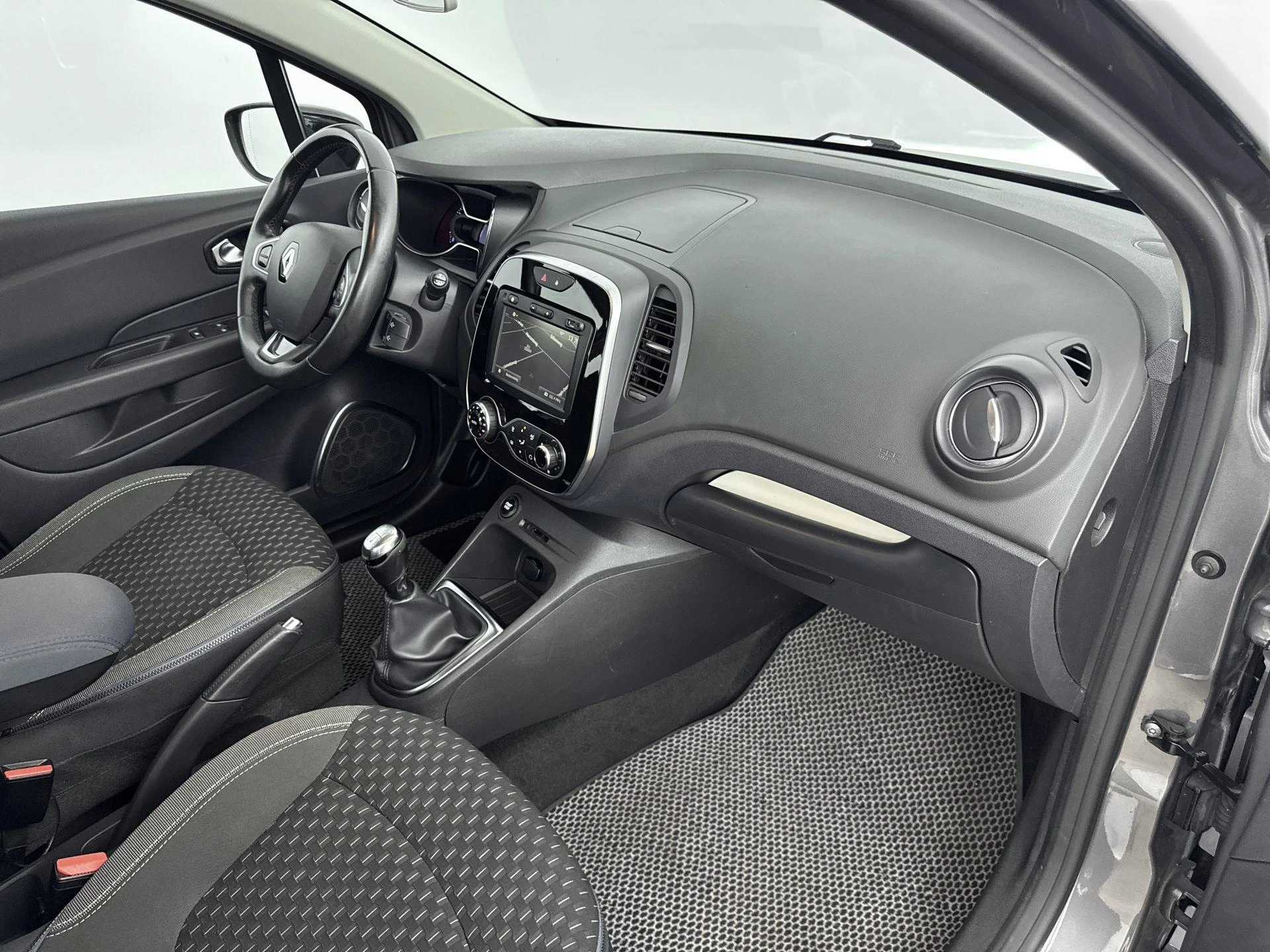 Renault-Captur-image-17