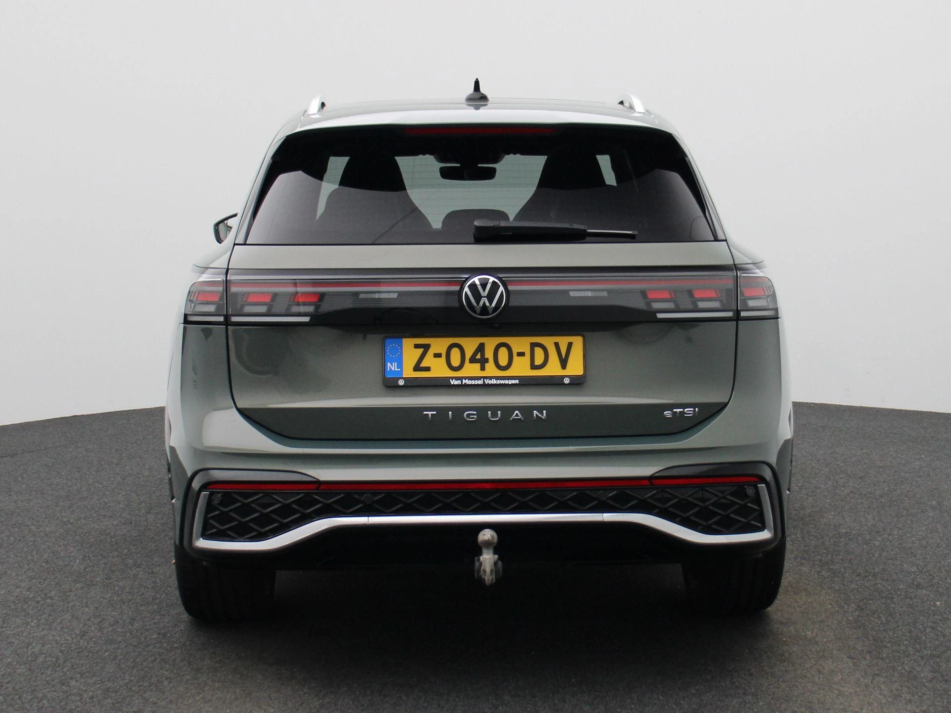 Volkswagen-Tiguan-image-4