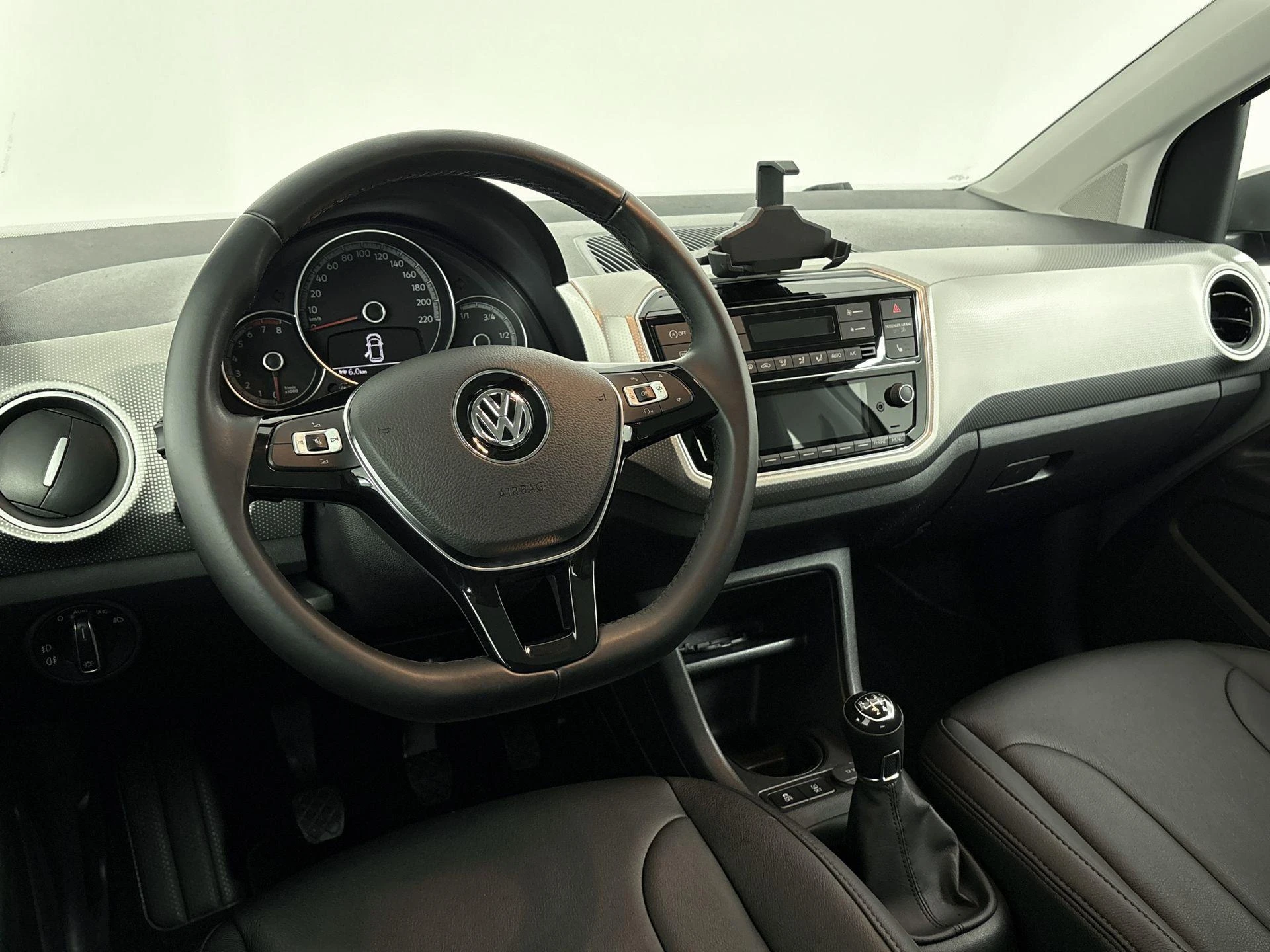 Volkswagen-up!-image-8