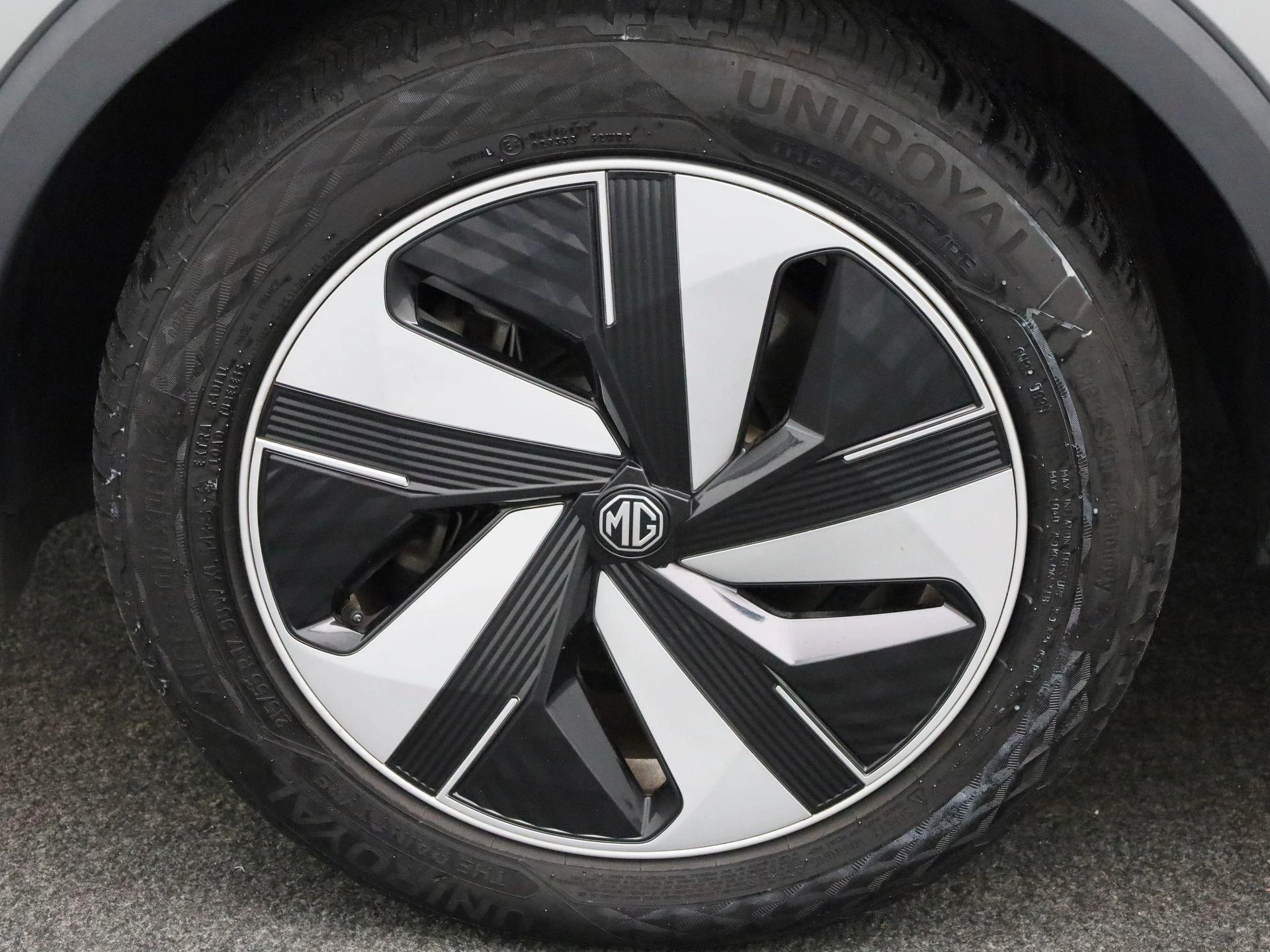 MG-ZS EV-image-13