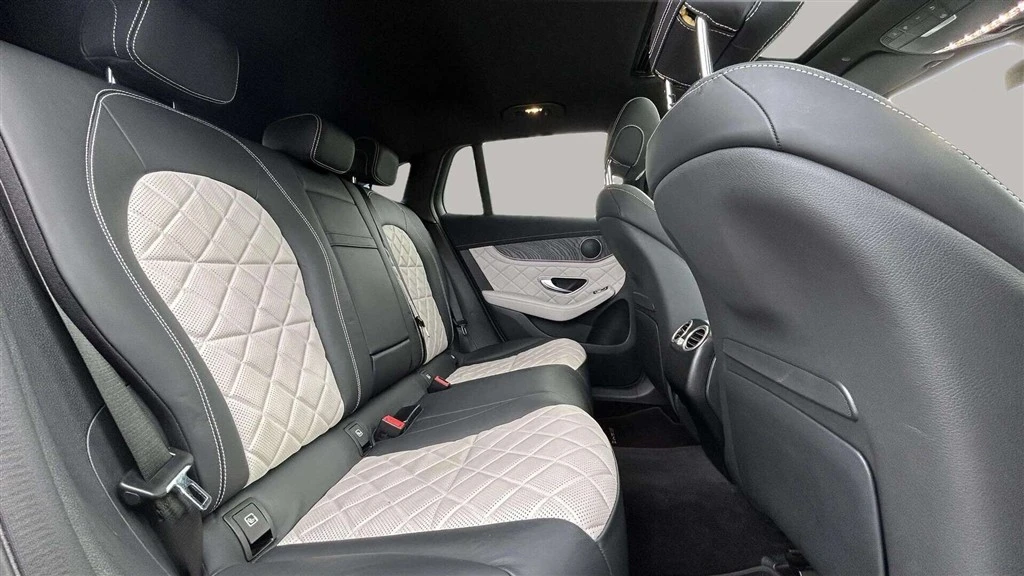 Mercedes-Benz-EQC-image-29