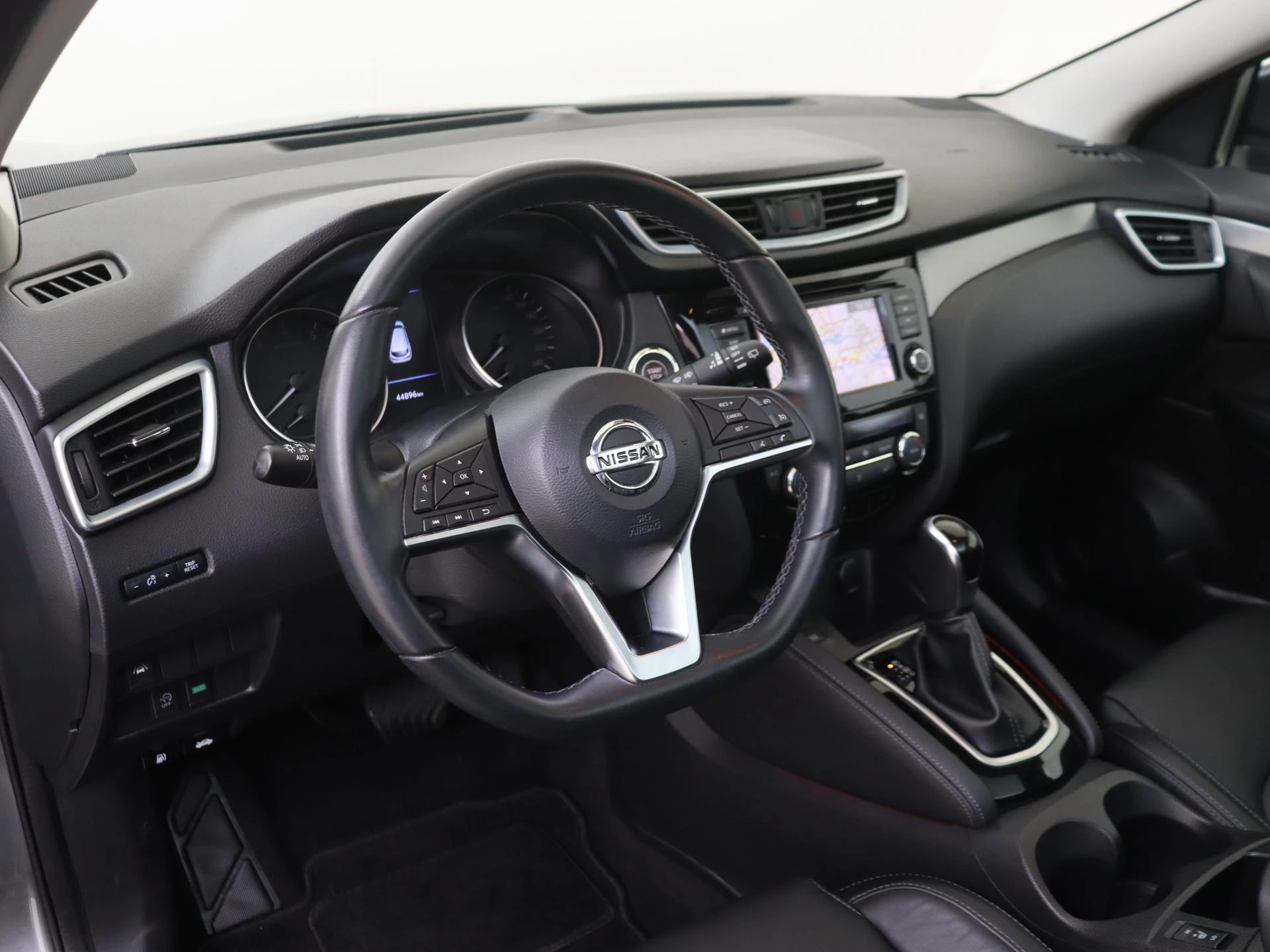 Nissan-QASHQAI-image-12