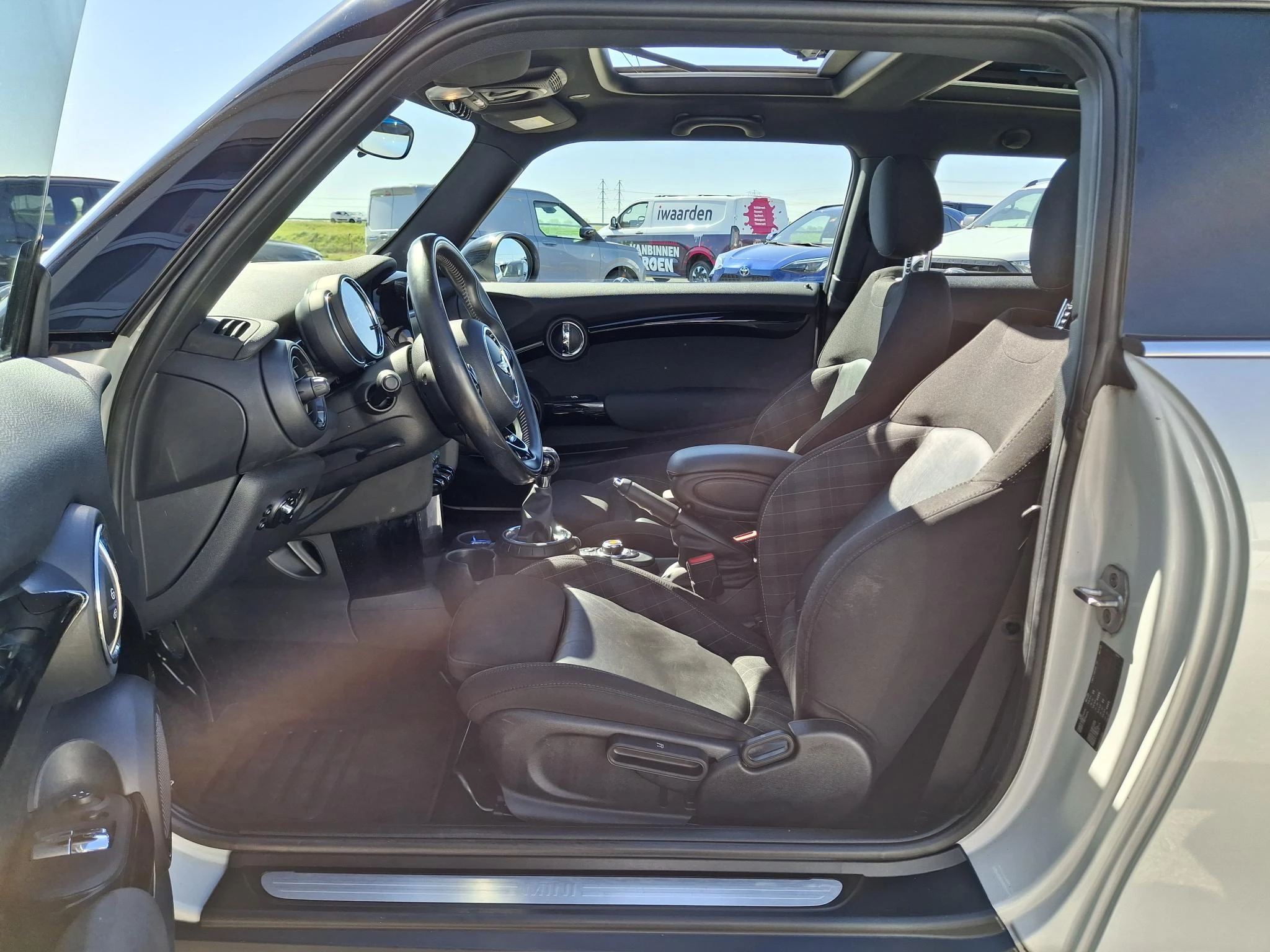 MINI-Cooper-image-8
