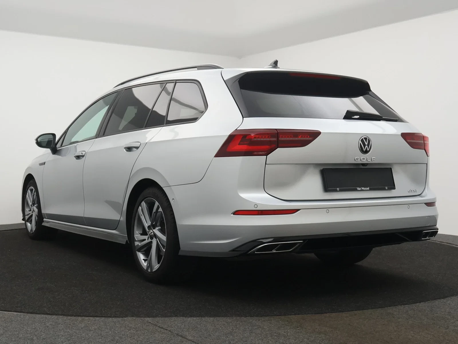 Volkswagen Golf VIII SW Golf Variant R-Line Business Premium 1.5eTSI 150PK *AUTOMAAT*SPORTZETELS*ALCANTARA*CAMERA*PDC*ACC*AP