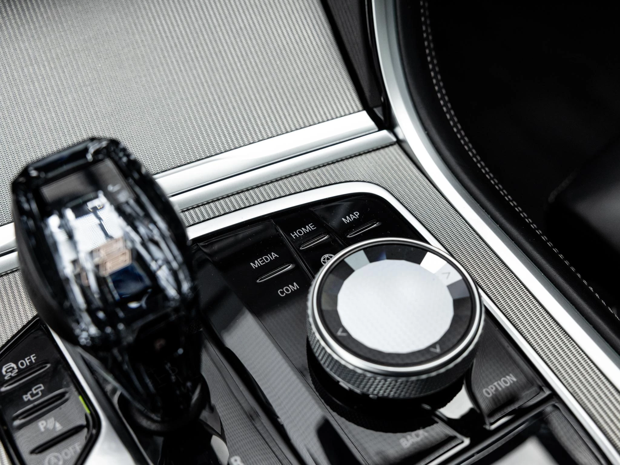 BMW-8 Serie-image-15