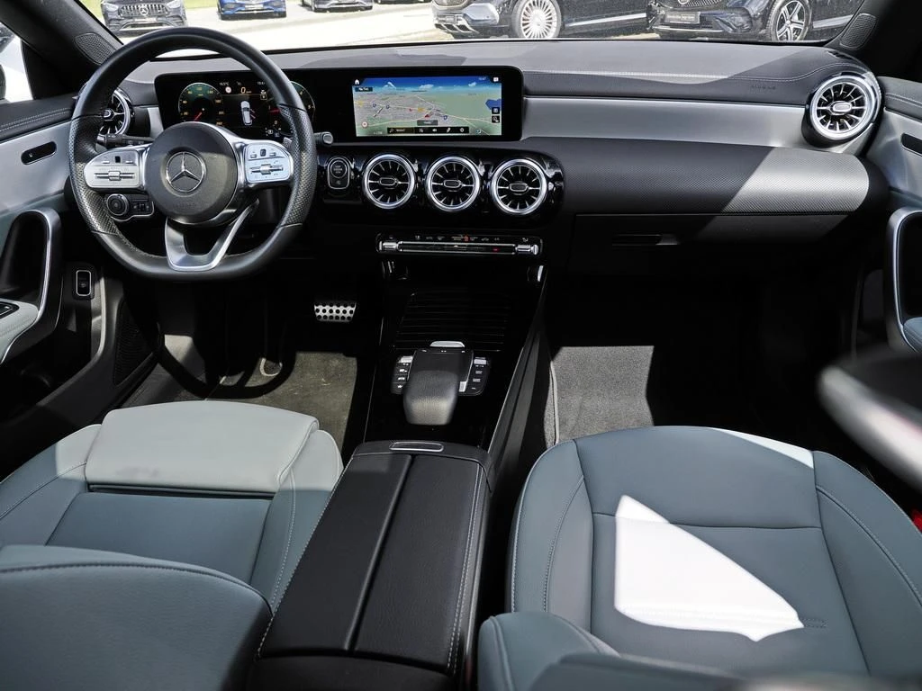 Mercedes-Benz-CLA 200 d-image-13
