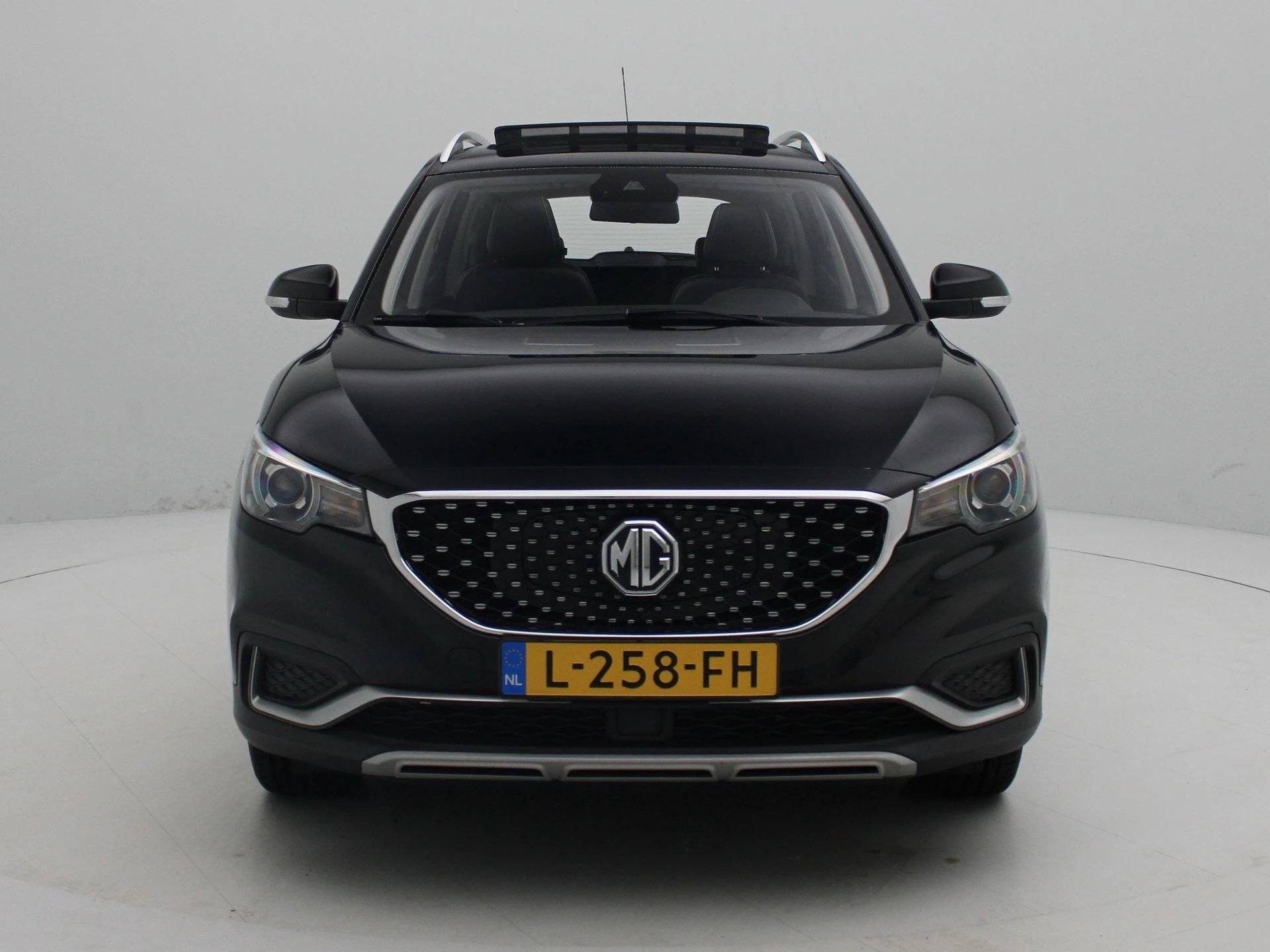 MG-ZS EV-image-3