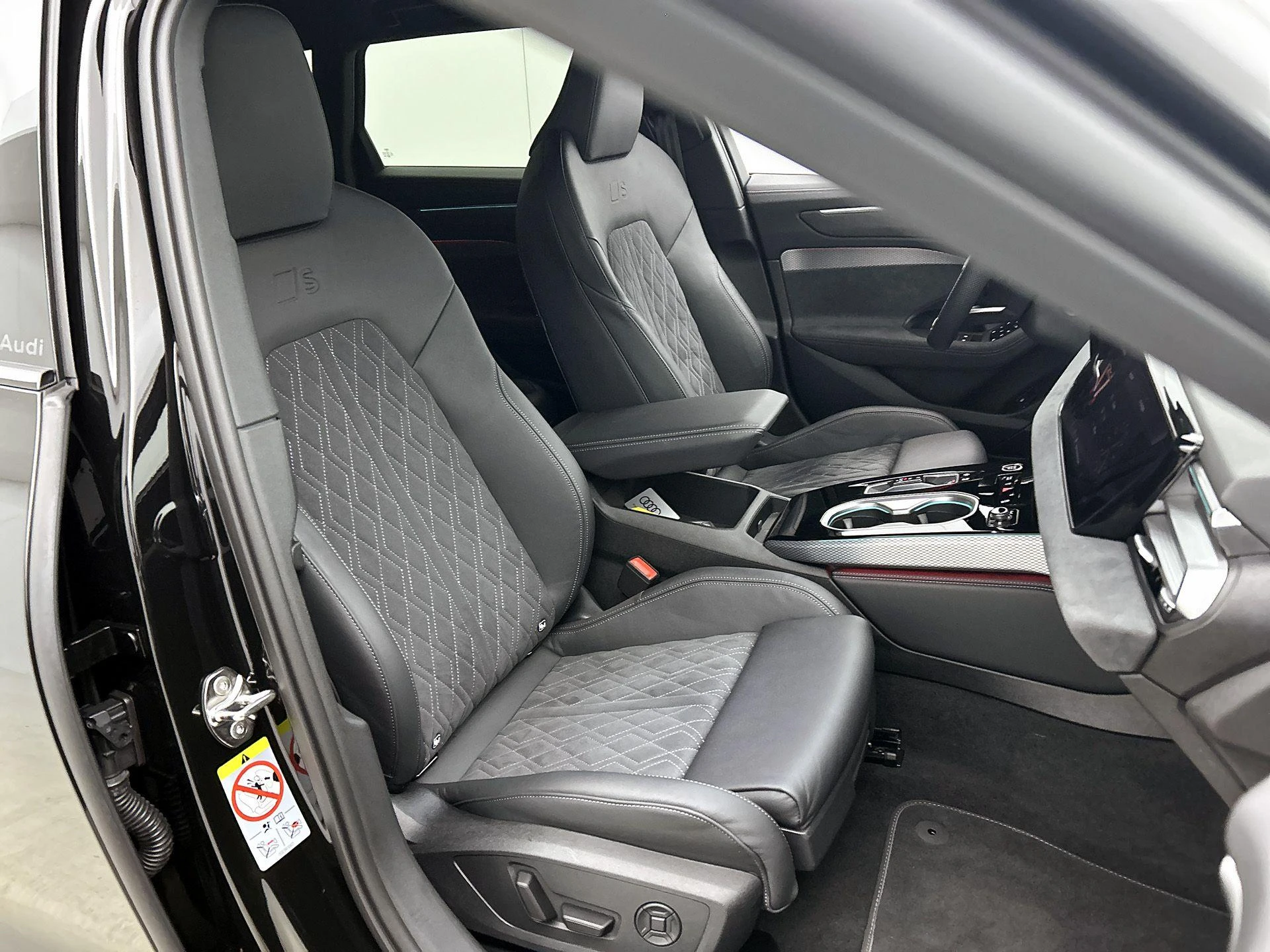 Audi-A6-image-13