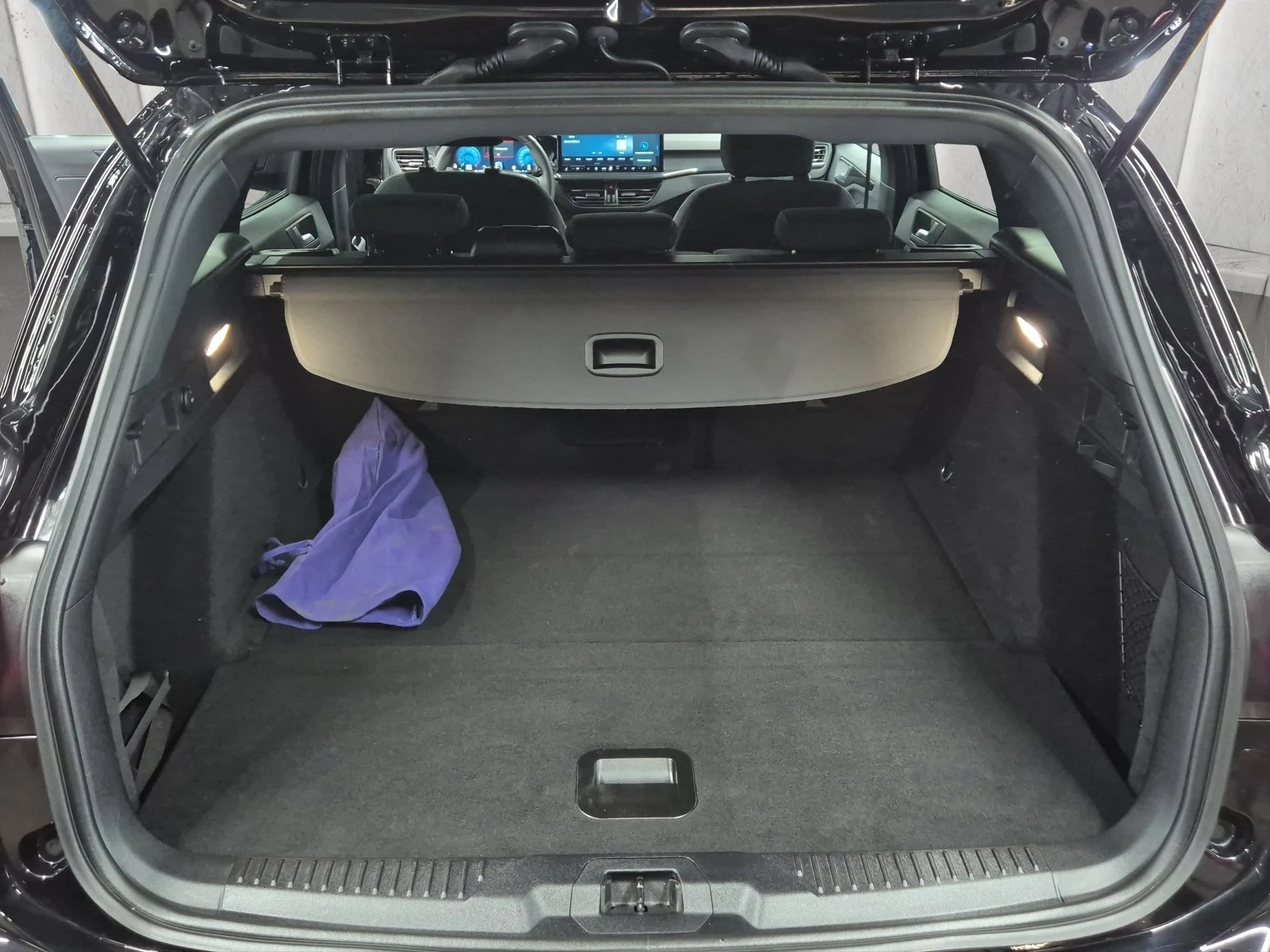 Ford Focus ST-Line X Turnier Aut.*AHK*ACC*HUD*KAM*NAVI*WINTER-PKT.