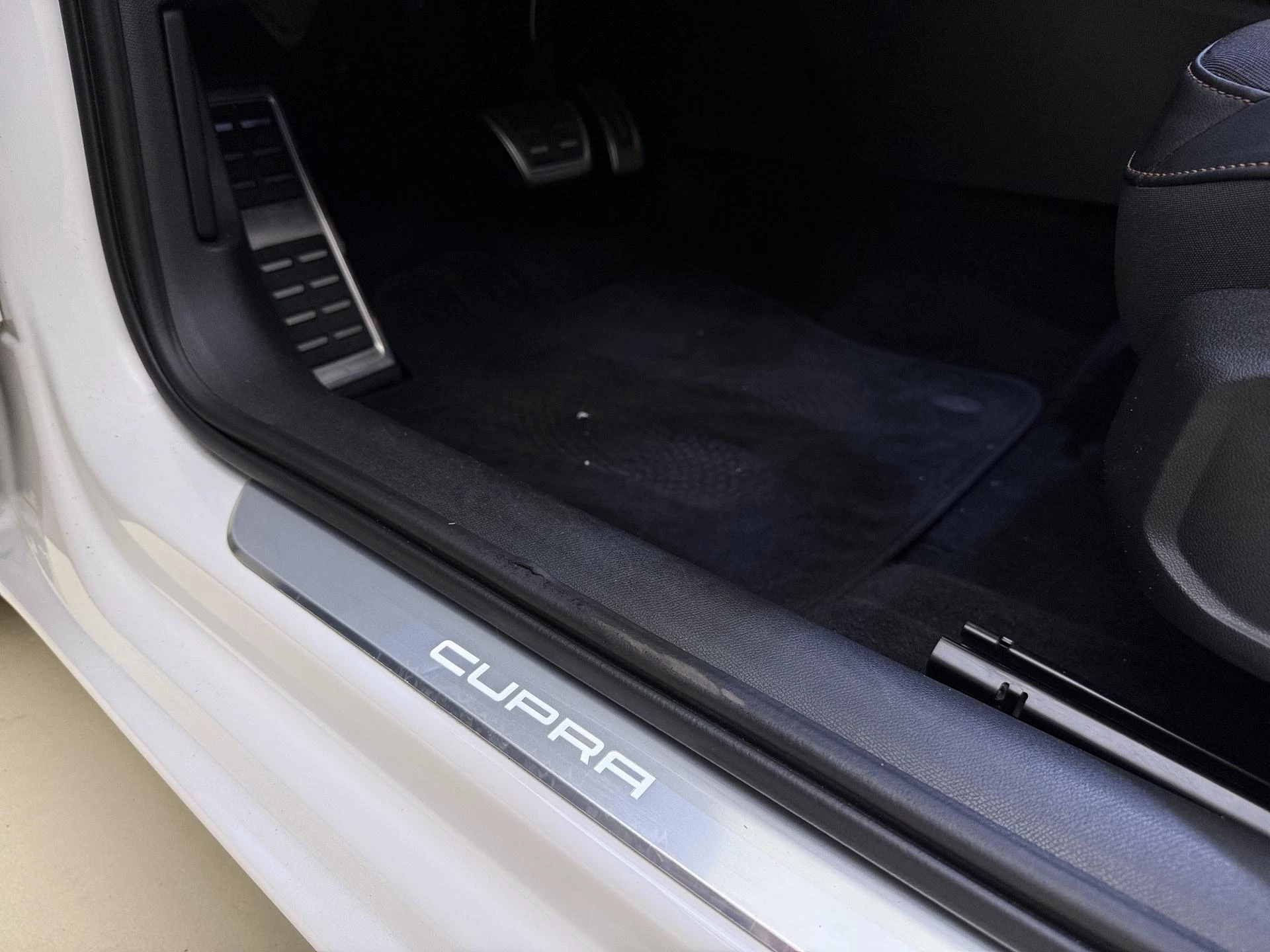 CUPRA Leon Sportstourer 1.4 e-Hybrid Business