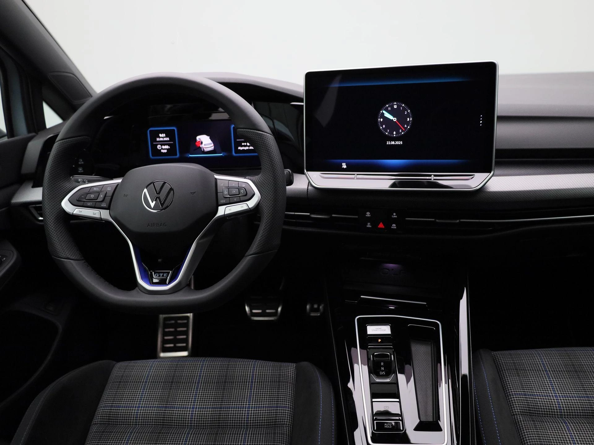 Volkswagen-Golf-image-6