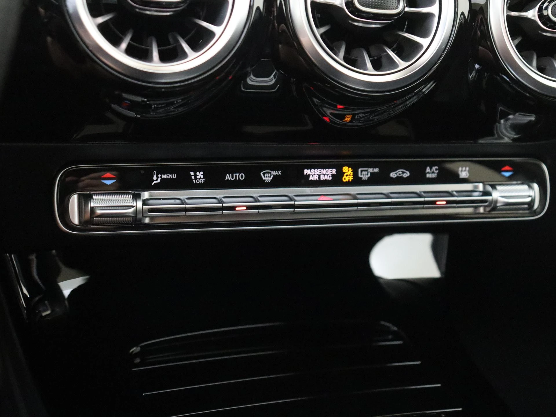Mercedes-Benz-A-Klasse-image-19