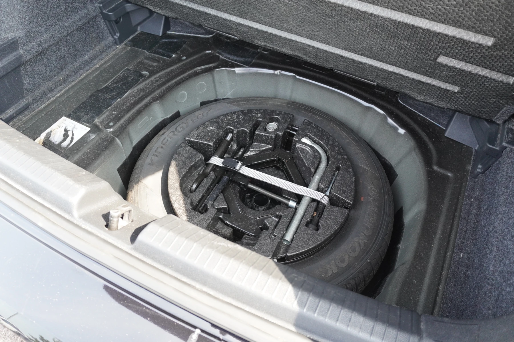 Volkswagen-Polo-image-14
