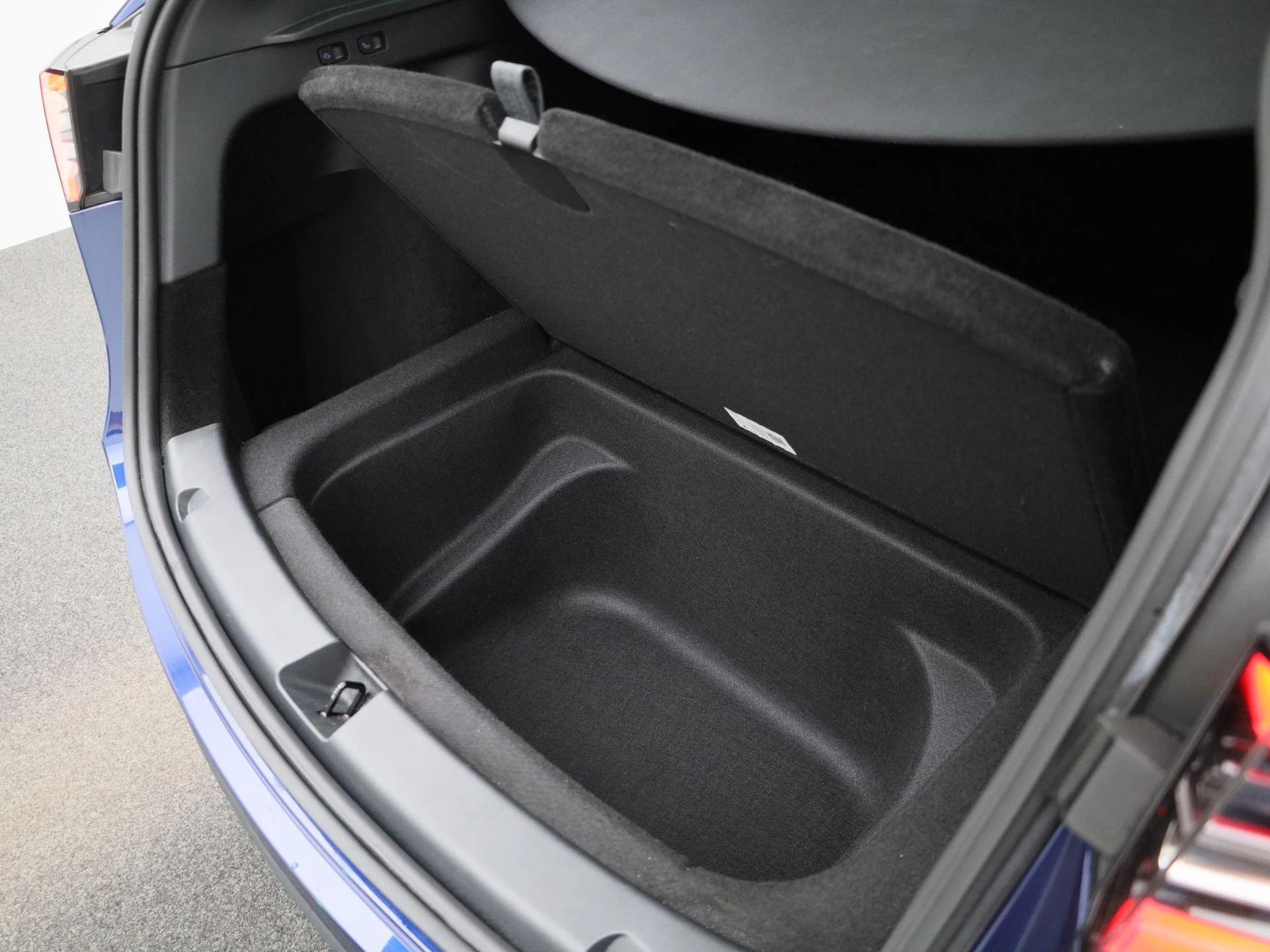 Tesla-Model Y-image-13