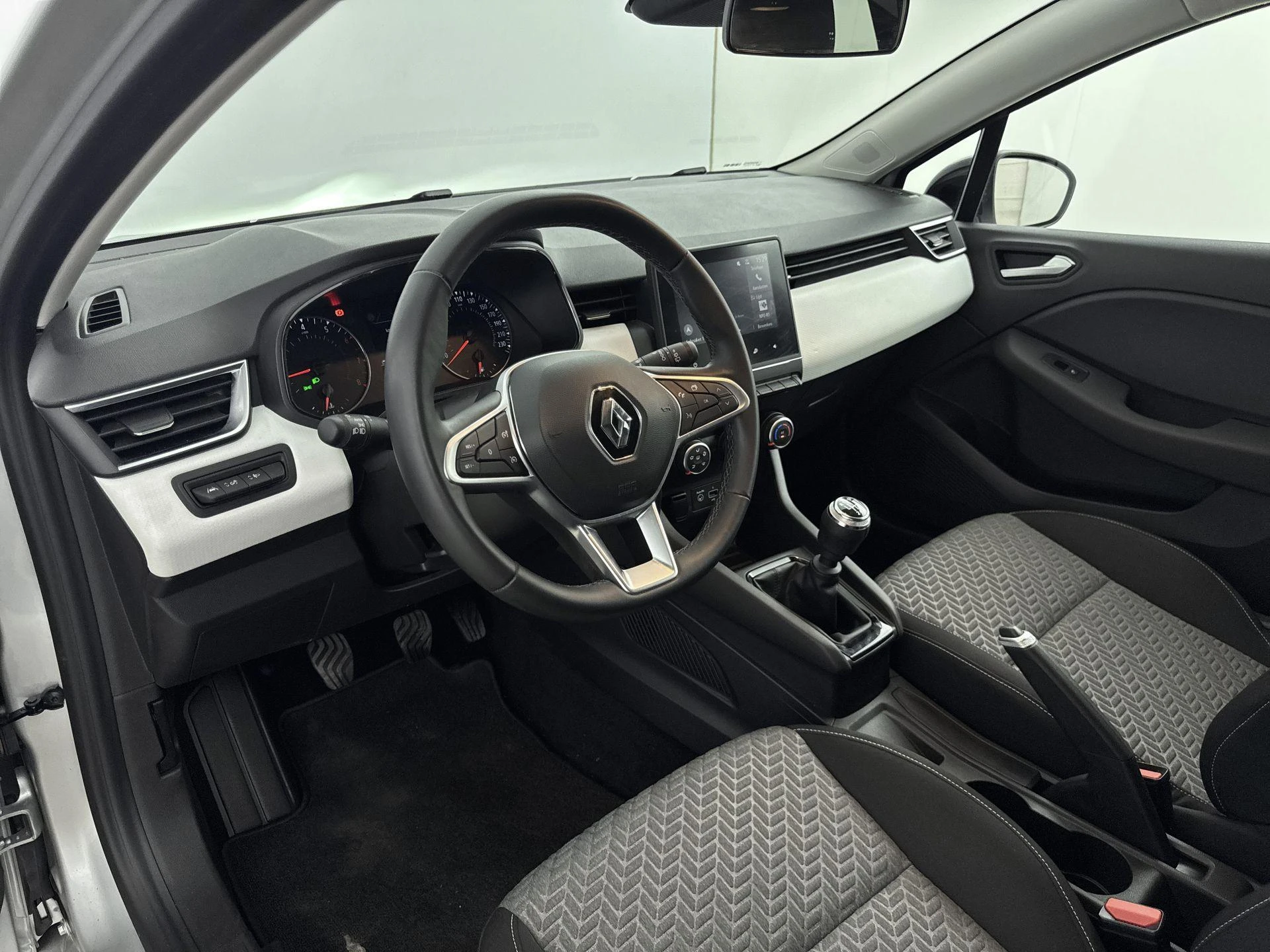 Renault-Clio-image-7