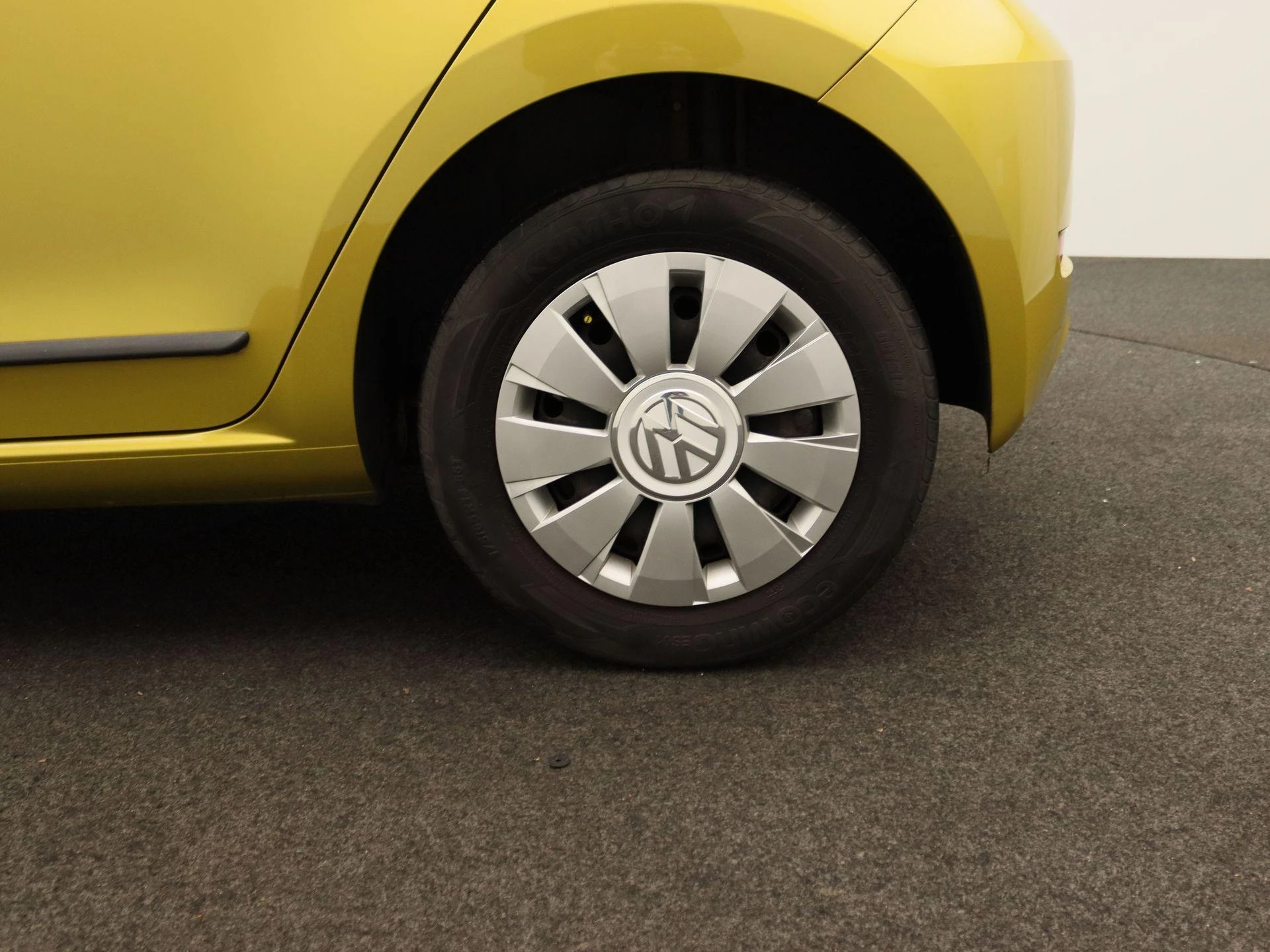 Volkswagen-up!-image-13