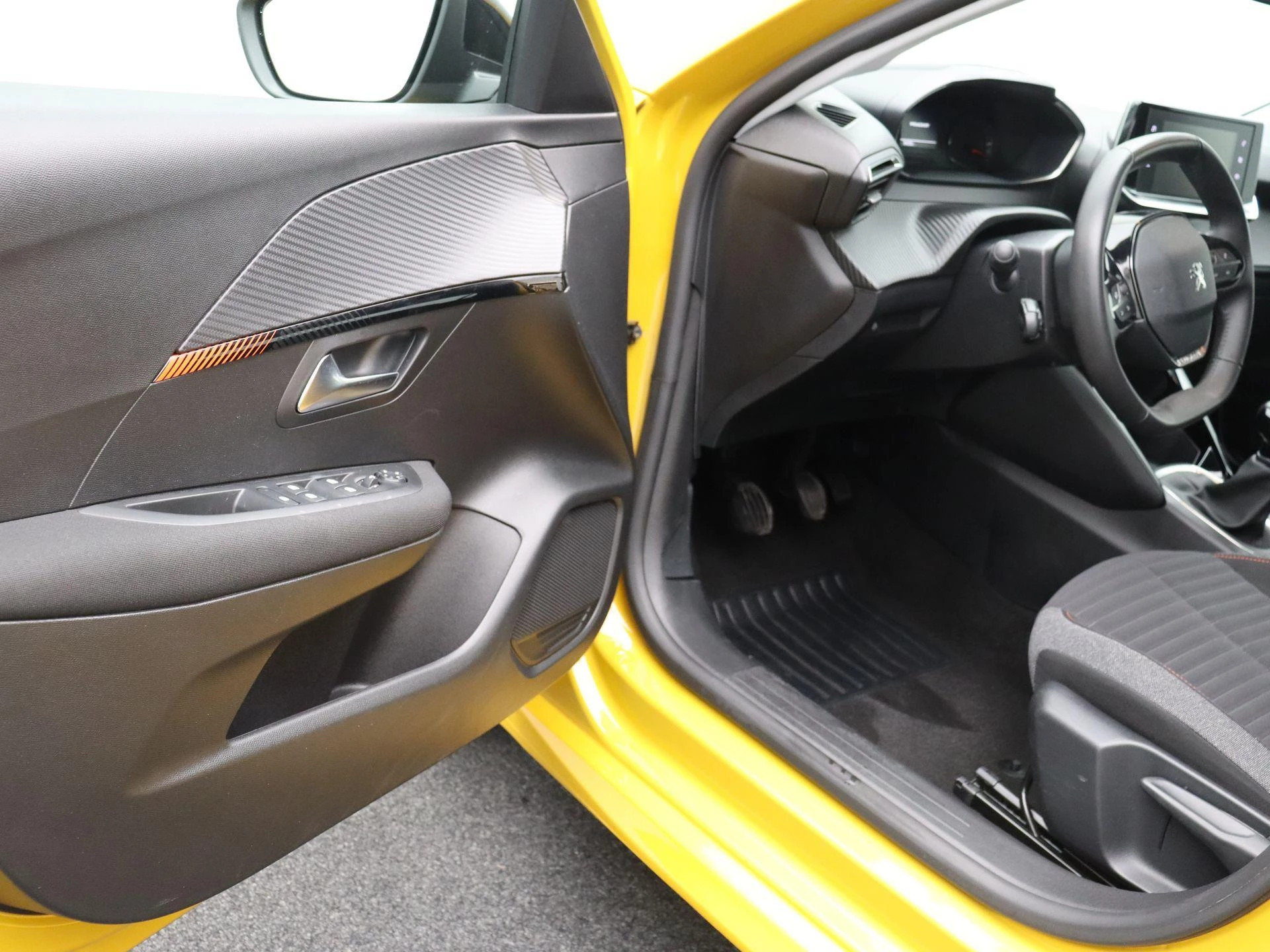 Peugeot 208 1.2 PureTech S&S Active Pack | PDC A | Carplay