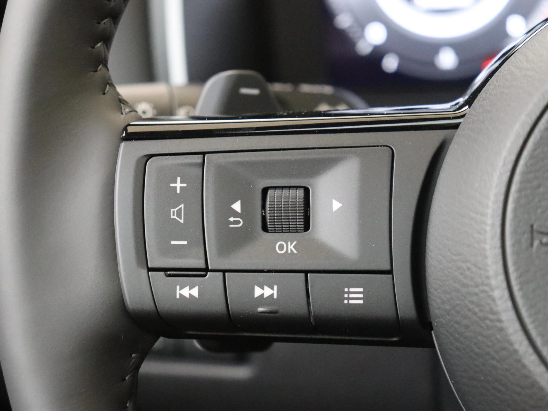 Nissan-QASHQAI-image-12