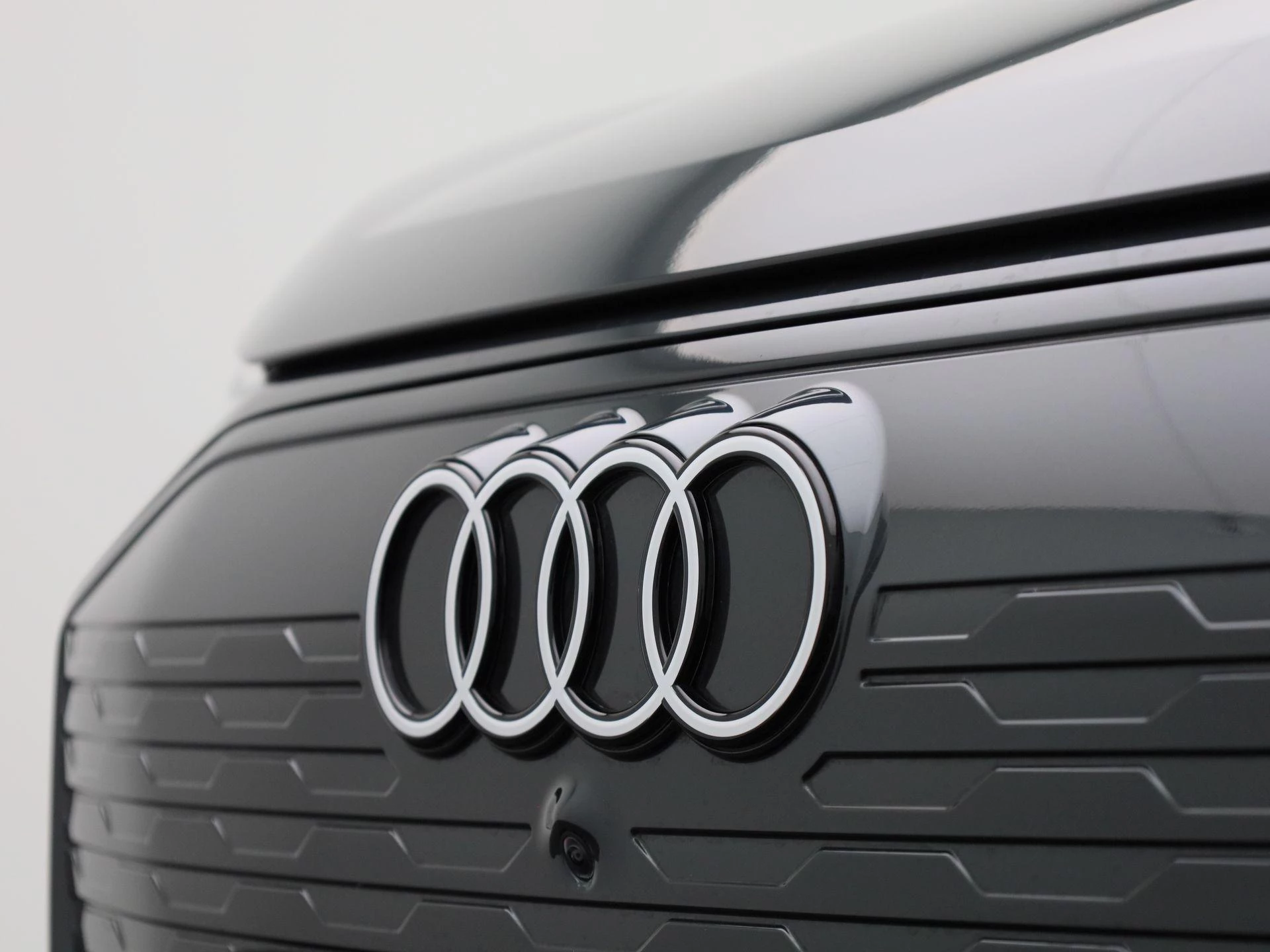 Audi-Q6 e-tron-image-59