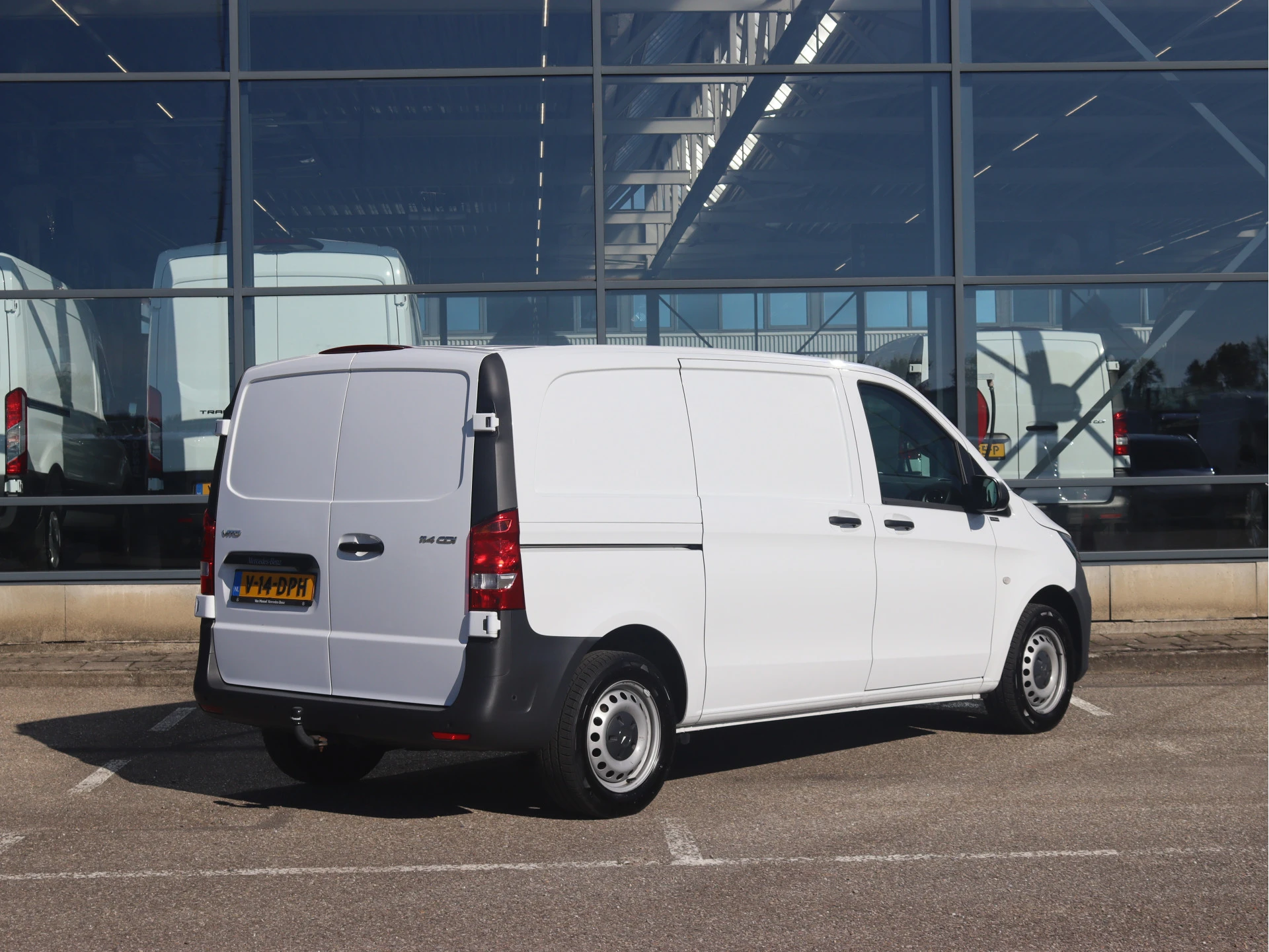 Mercedes-Benz-Vito-image-1
