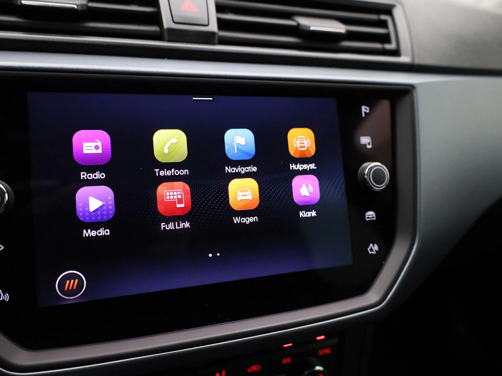 SEAT-Arona-image-13