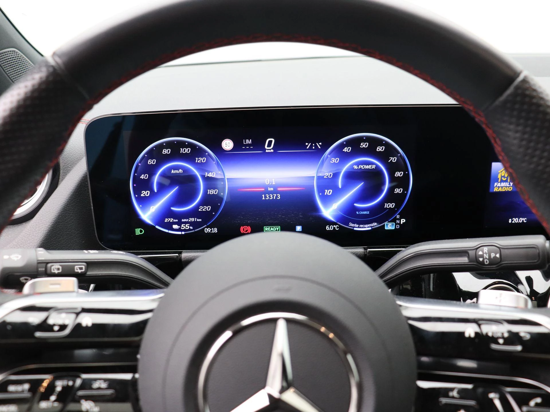 Mercedes-Benz EQA 250+ AMG Line + CARPLAY + PANORAMISCH DAK + NIGHTPAKKET +