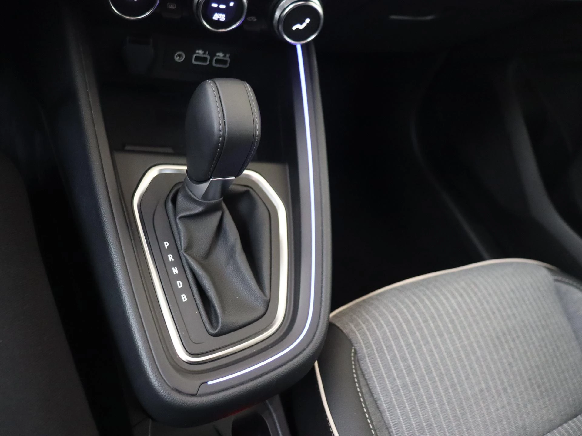 Renault-Clio-image-18