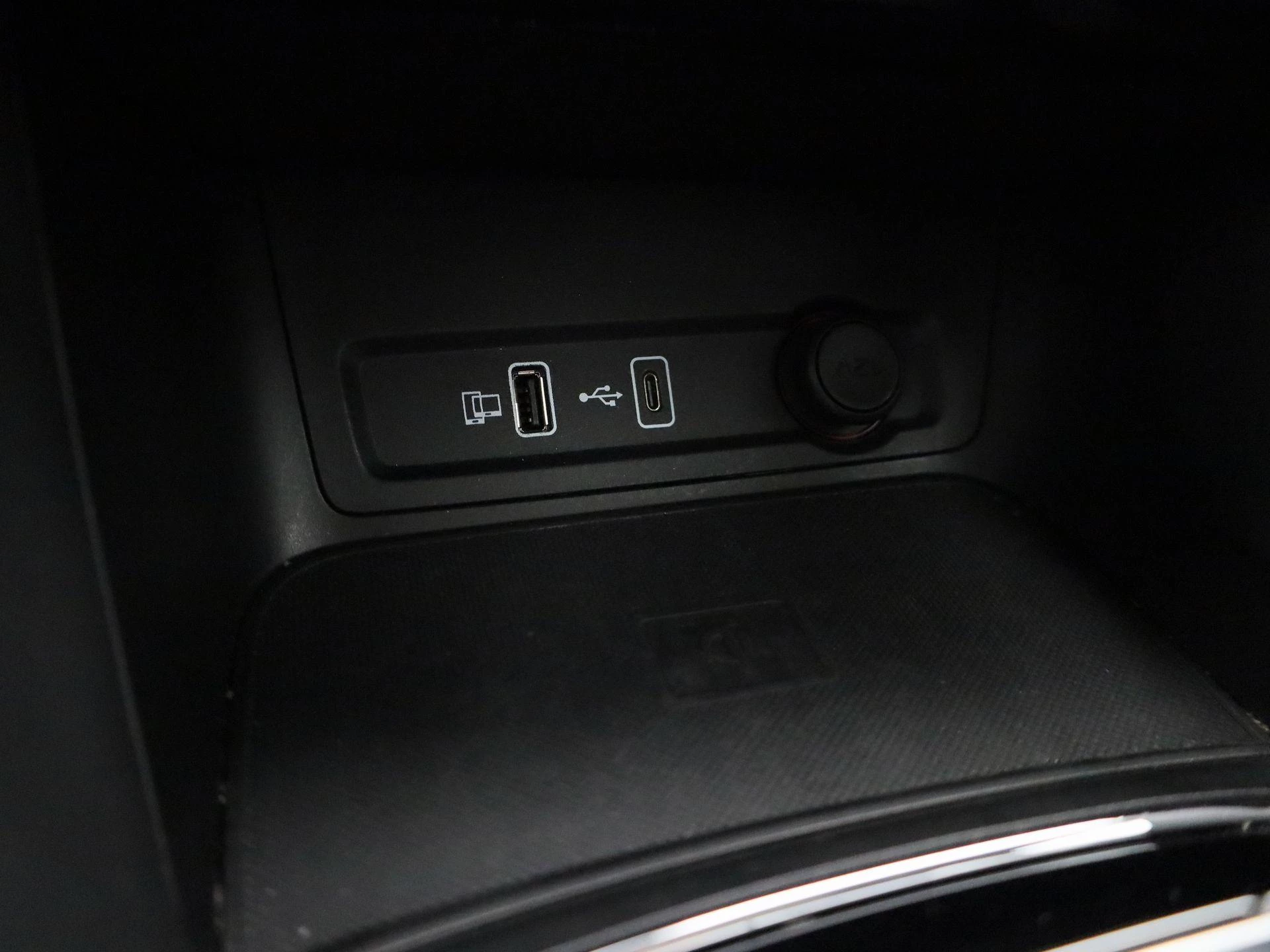 MG-ZS EV-image-19