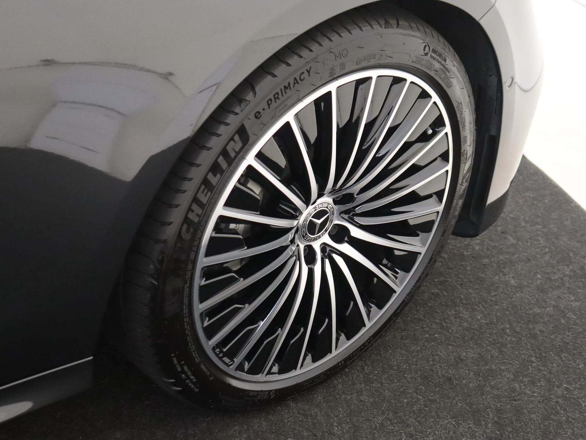 Mercedes-Benz-E-Klasse-image-31