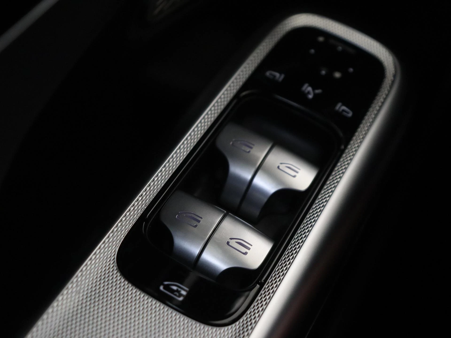 Mercedes-Benz-E-Klasse-image-31