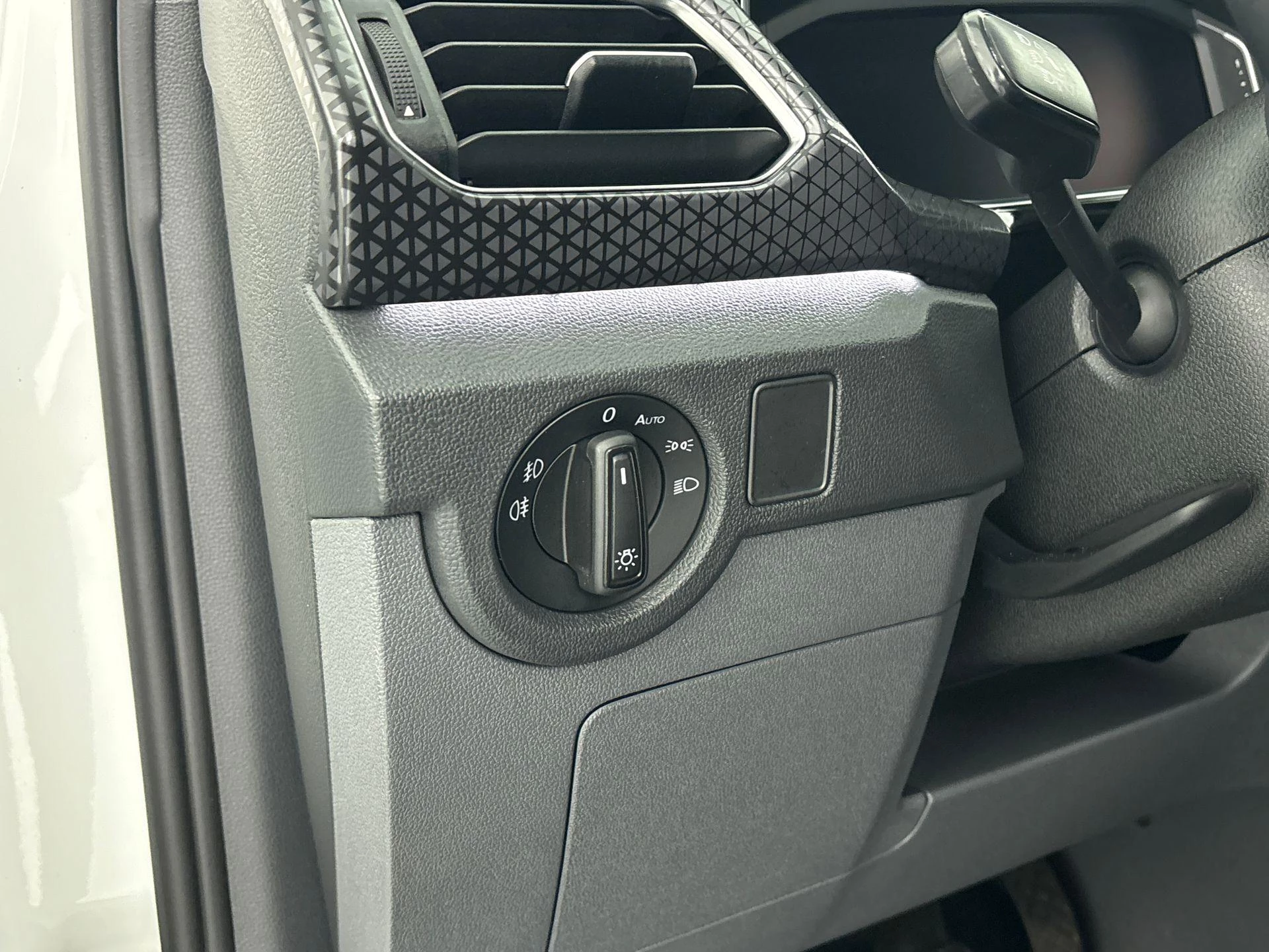 Volkswagen-T-Cross-image-22