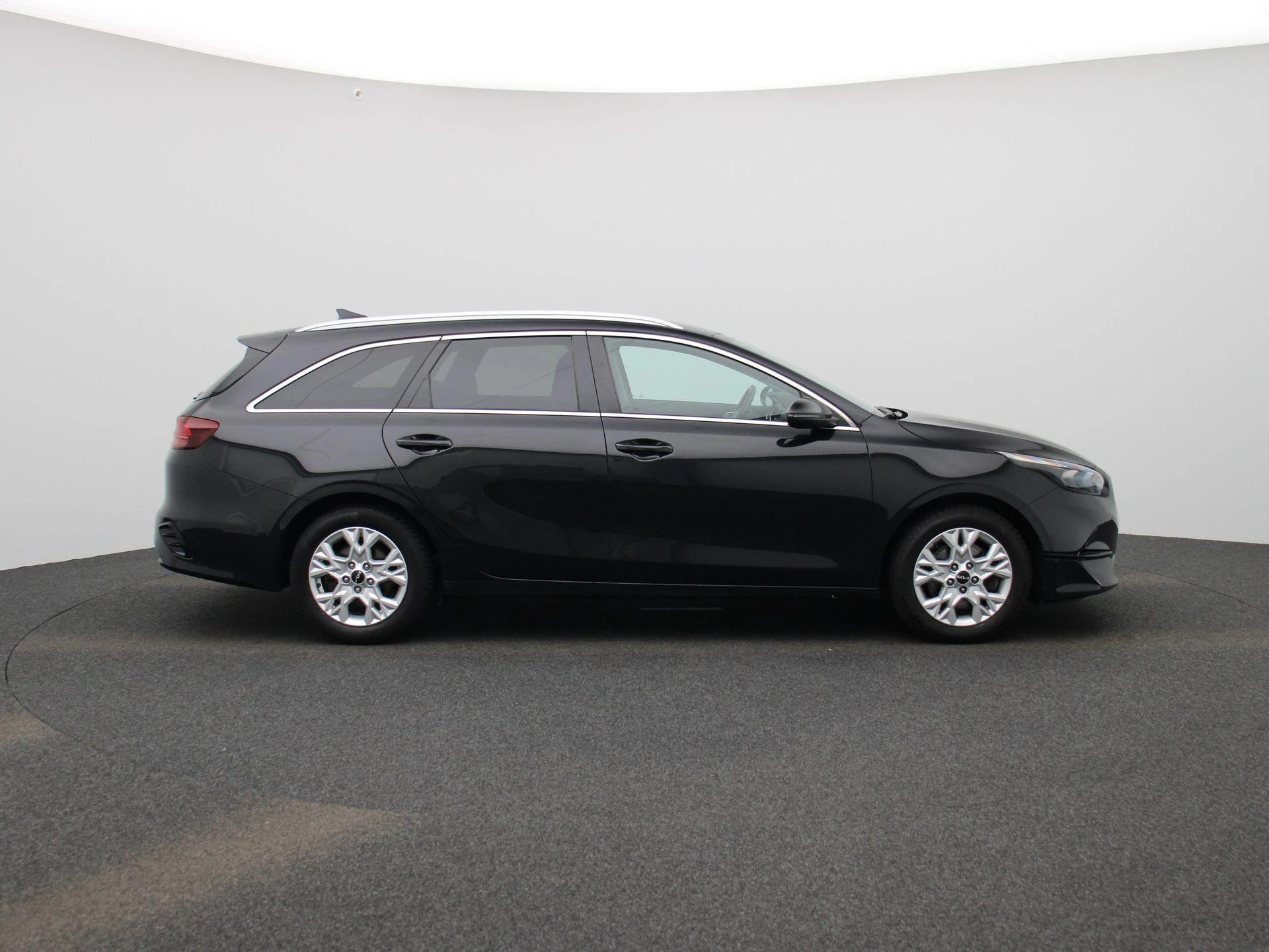 Kia-Ceed Sportswagon-image-5