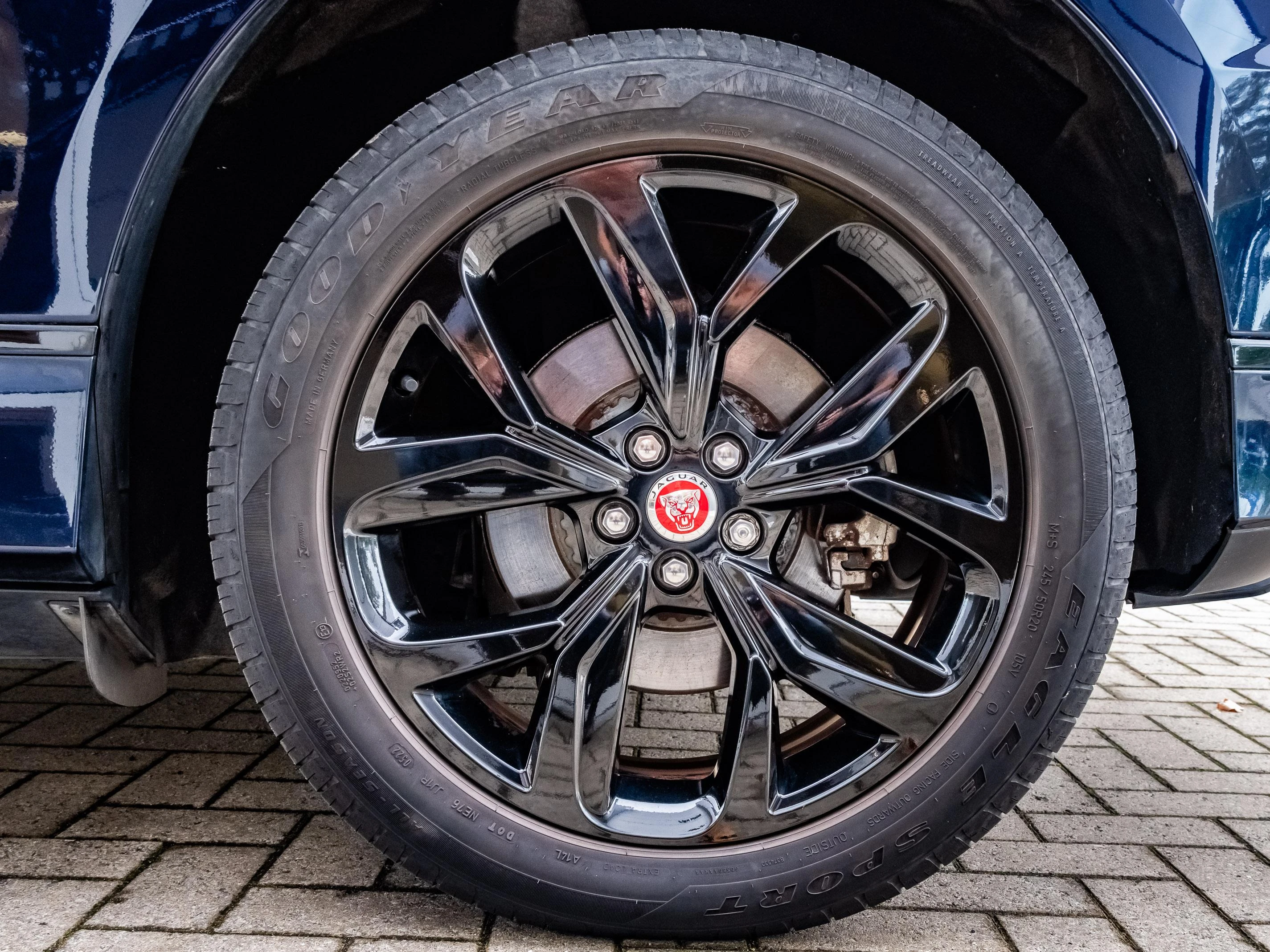 Jaguar-I-PACE-image-9