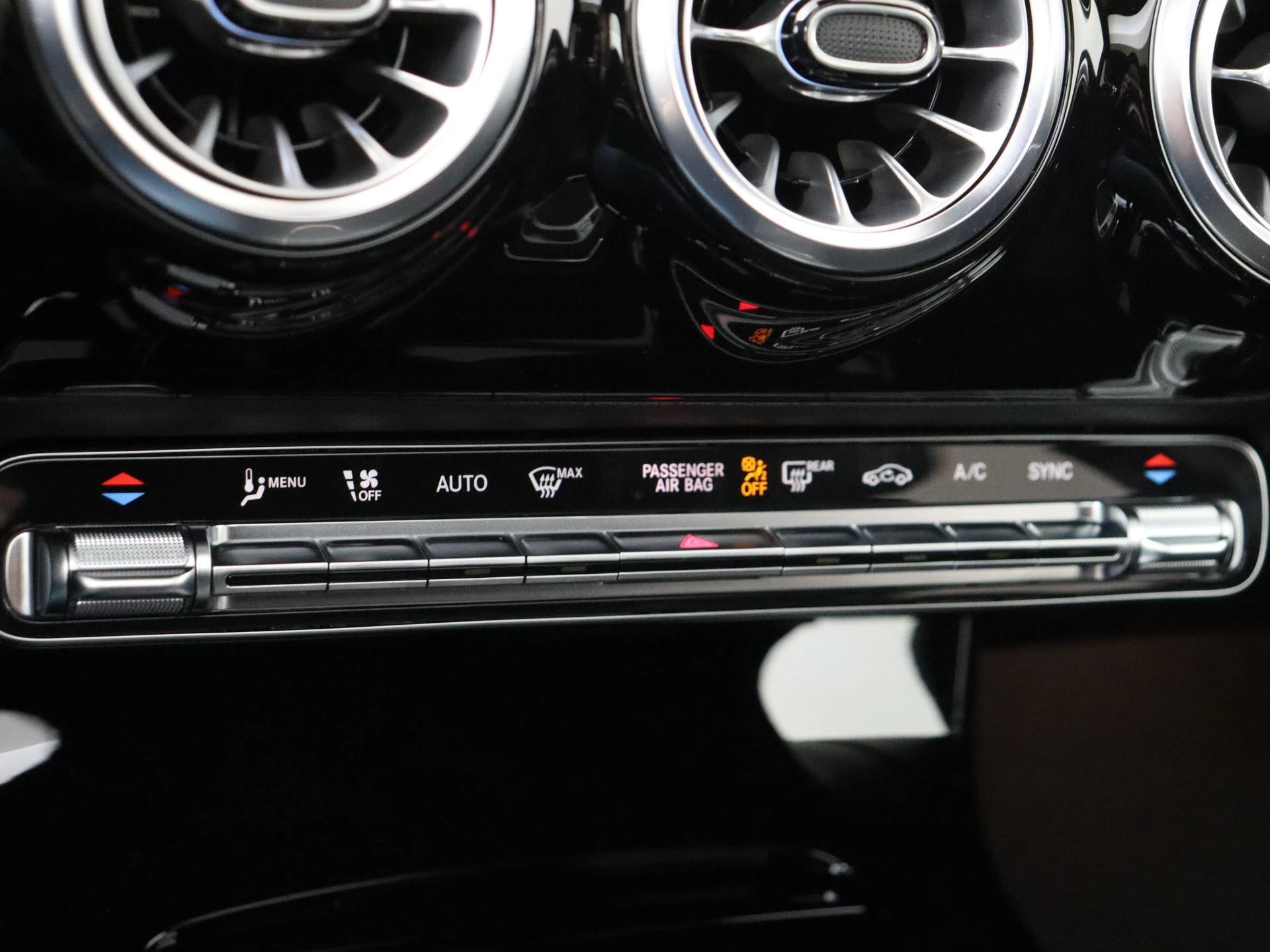 Mercedes-Benz-A-Klasse-image-20