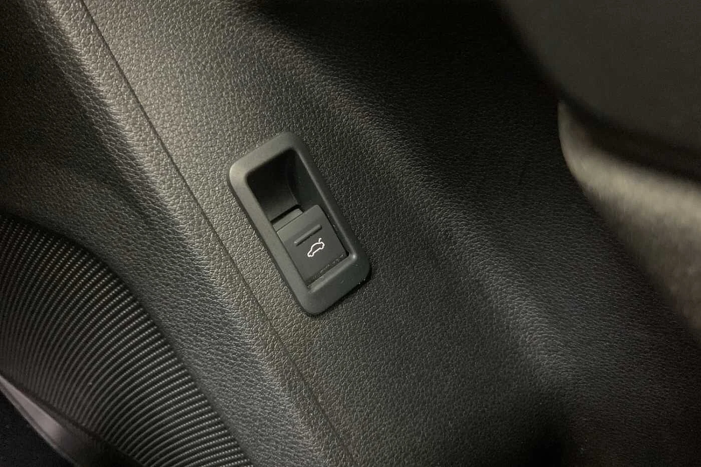 Audi-RSQ3-image-28