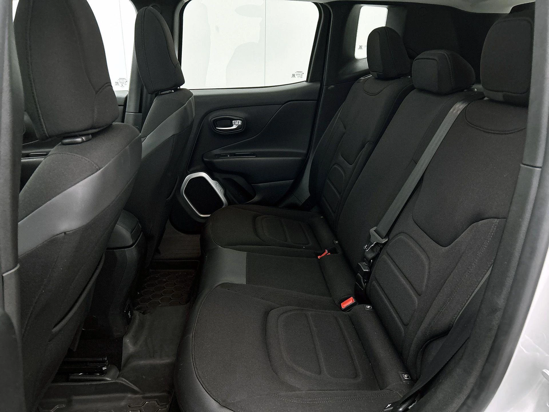 Jeep-Renegade-image-26