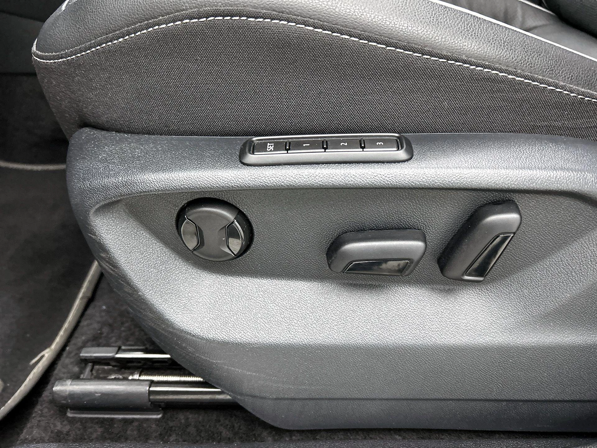 Volkswagen-Tiguan-image-25