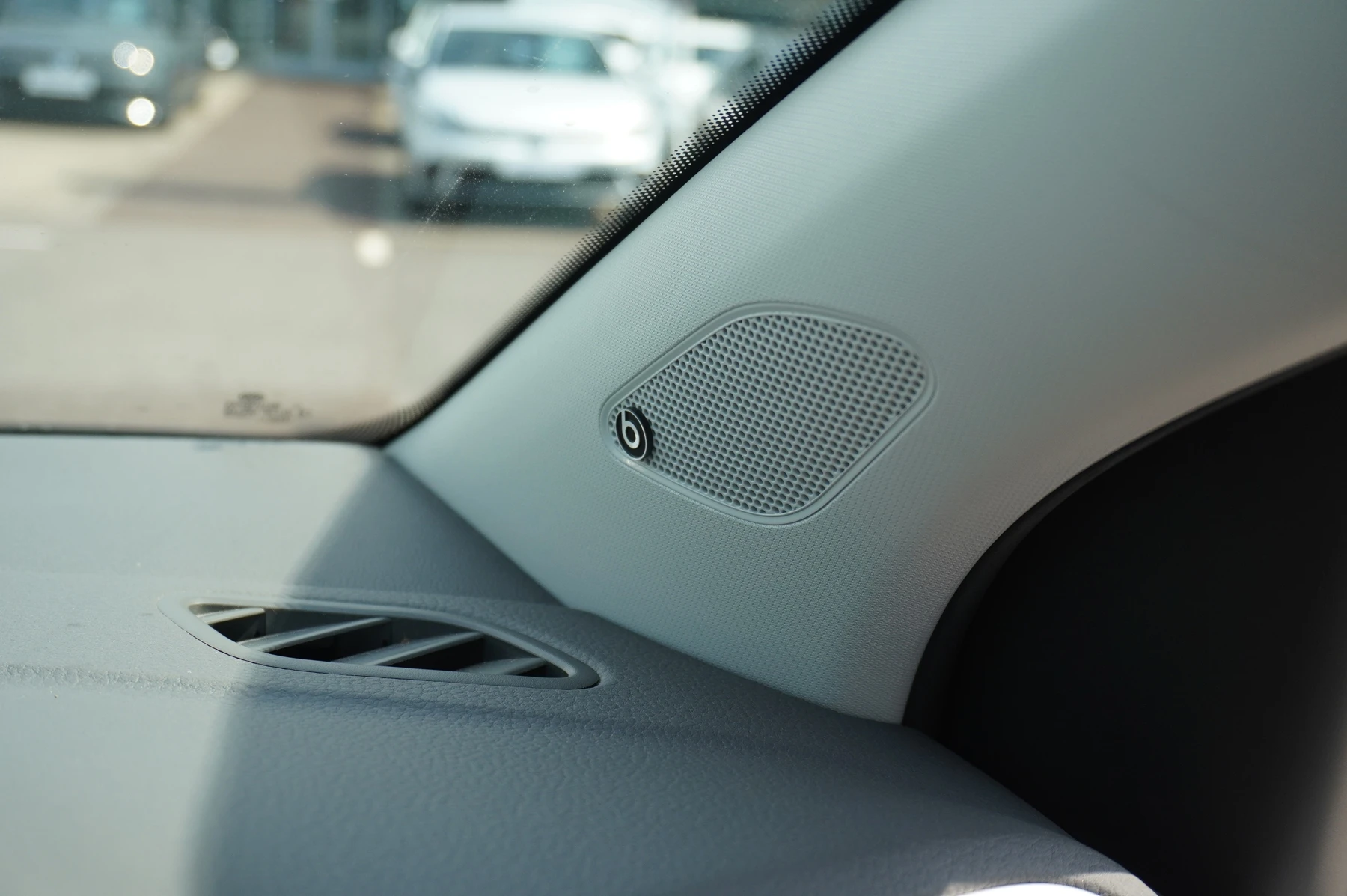Volkswagen-Polo-image-27