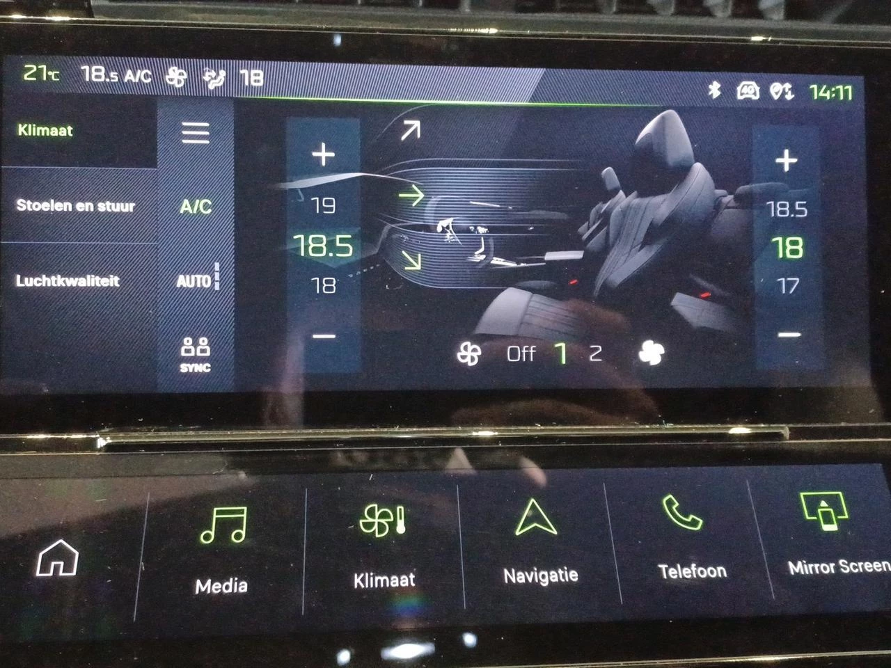 Peugeot-408-image-23